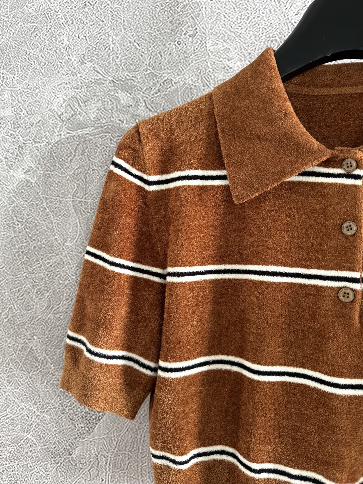 现货‼️‼️🛒款号3/高腰polo衫✨属于毛织，因为颜色太特别了，有质感的饱和度，只能定染色，周期长，但