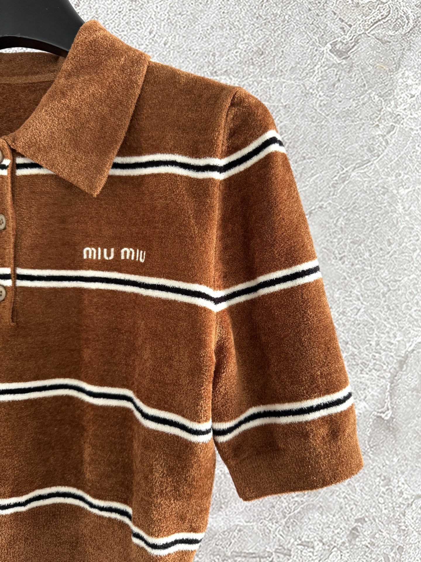 现货‼️‼️🛒款号3/高腰polo衫✨属于毛织，因为颜色太特别了，有质感的饱和度，只能定染色，周期长，但