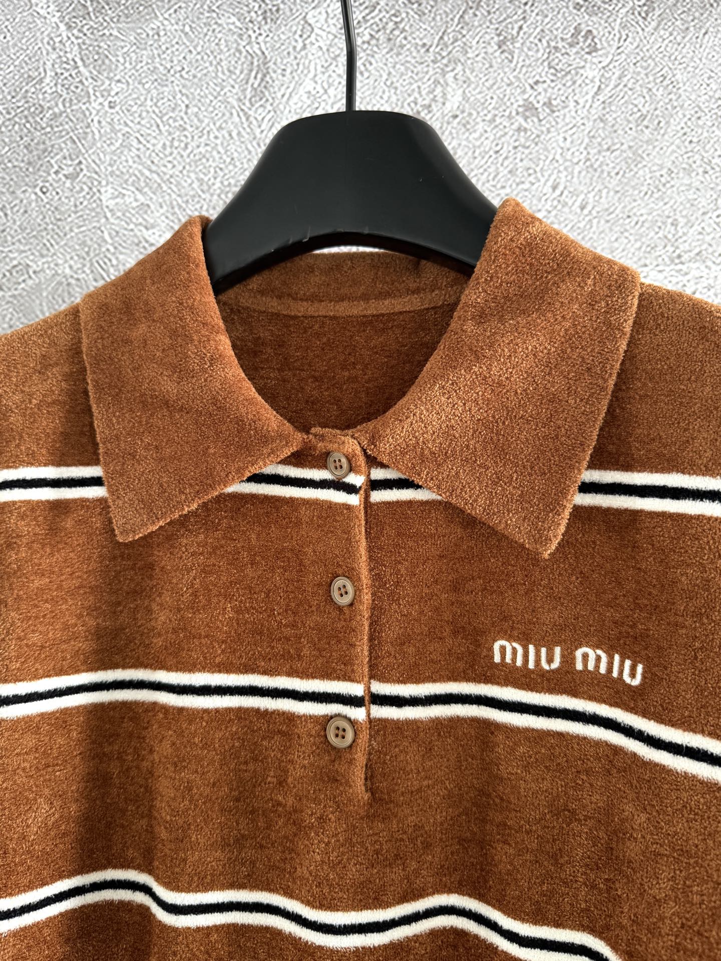 现货‼️‼️🛒款号3/高腰polo衫✨属于毛织，因为颜色太特别了，有质感的饱和度，只能定染色，周期长，但