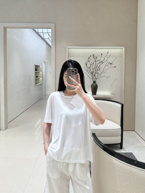 Comfortable & Breathable Basic Tee - Perfect for Summer, Soft & Skin-Friendly 1 Comfortable & Breathable Basic Tee - Perfect for Summer, Soft & Skin-Friendly