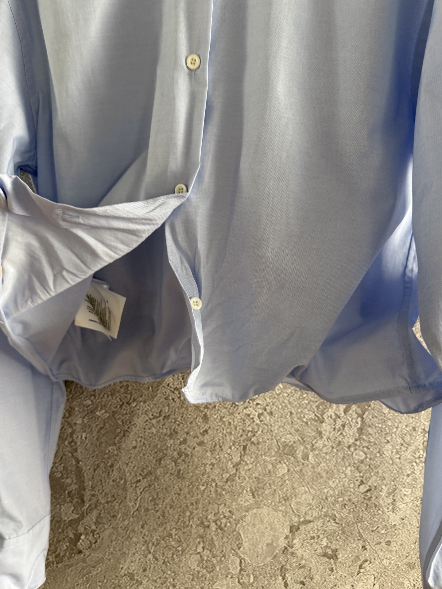 现货‼️‼️🛒款号4/扭扭乐衬衫✨牛津纺精梳棉质面料，可以任意造型，领口、袖口、下摆都有隐形软铝丝塑形，