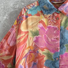 现货‼️‼️/彩绘衬衫✨人丝粘胶材质,用料超足的一件,彩绘油画感印花,虽鲜艳但充满流动感,透着丰盈的生命 现货‼️‼️/彩绘衬衫✨人丝粘胶材质,用料超足的一件,彩绘油画感印花,虽鲜艳但充满流动感,透着丰盈的生命
