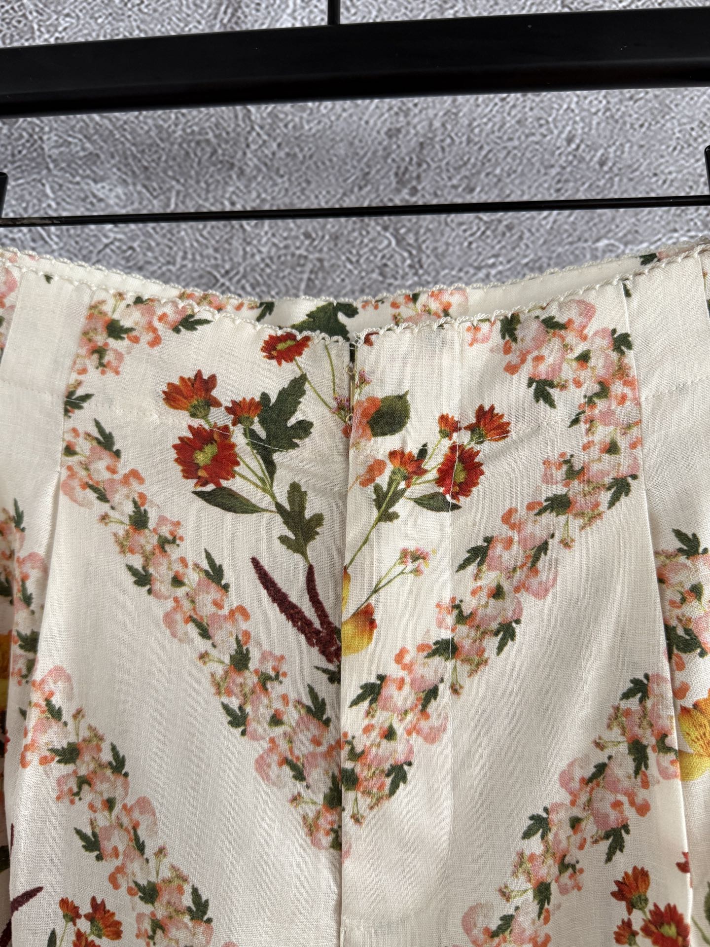 现货‼️‼️/花卉亚麻阔腿裤✨Agua由天然亚麻精心制作，以花卉和色彩为设计灵感，展现衣物的轻快和焕彩，