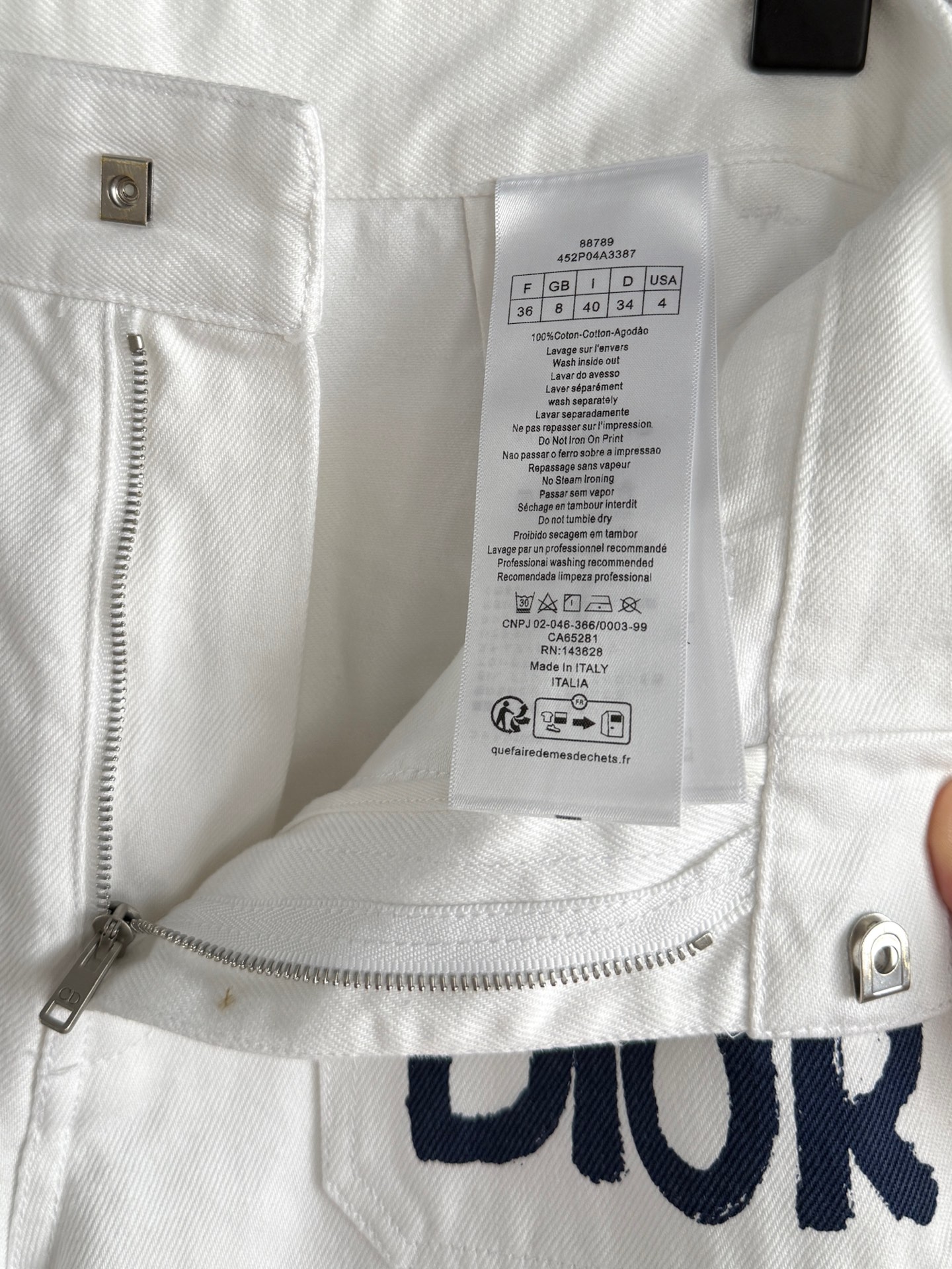 现货‼️‼️/白色牛仔裤✨all white真的永远不会出错~不被定义的白色牛仔，无缝融入各种穿搭风格，