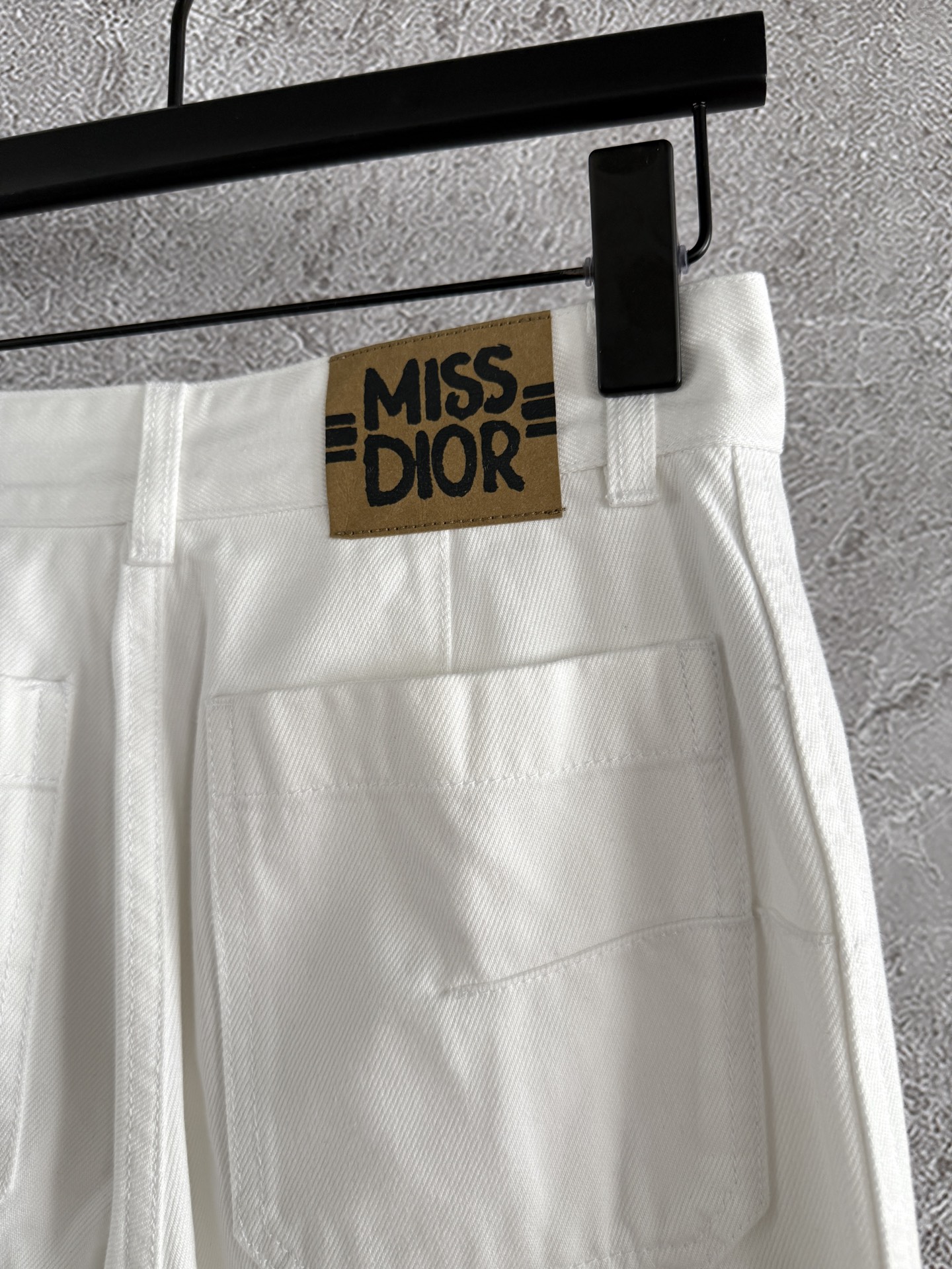 现货‼️‼️/白色牛仔裤✨all white真的永远不会出错~不被定义的白色牛仔，无缝融入各种穿搭风格，