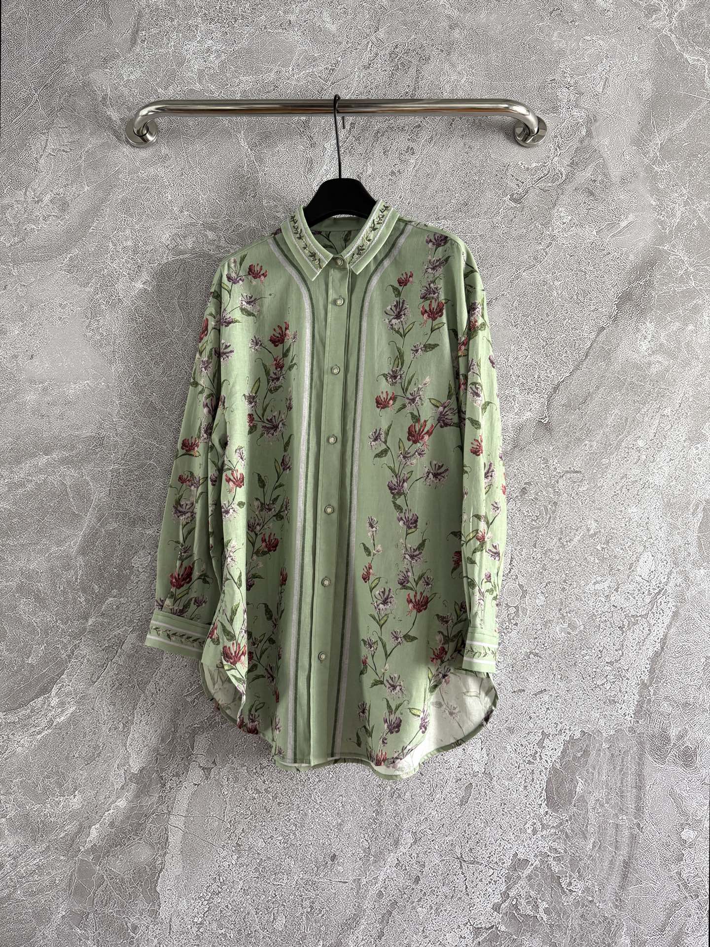P966 Deluxe Dress: Nature-Inspired, Hard-Core Style with Field Flower Utopia Vibe