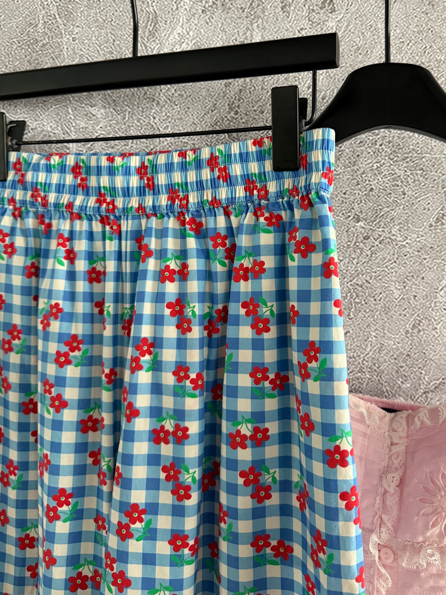 现货‼️‼️/碎花休闲裤✨印花清爽利落的穿衣态度，非常好穿 上身很轻感，全棉格纹小花印花，色彩鲜明 很有