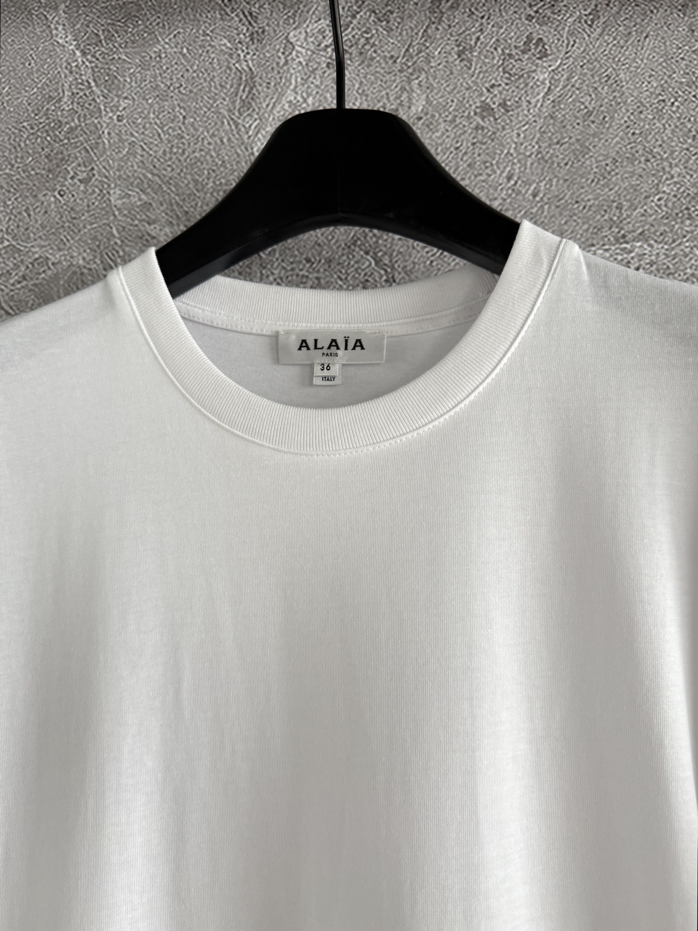 Stylish Women’s T-Shirts with Threaded Collar and Horns for Fall Fashion - 图片 2