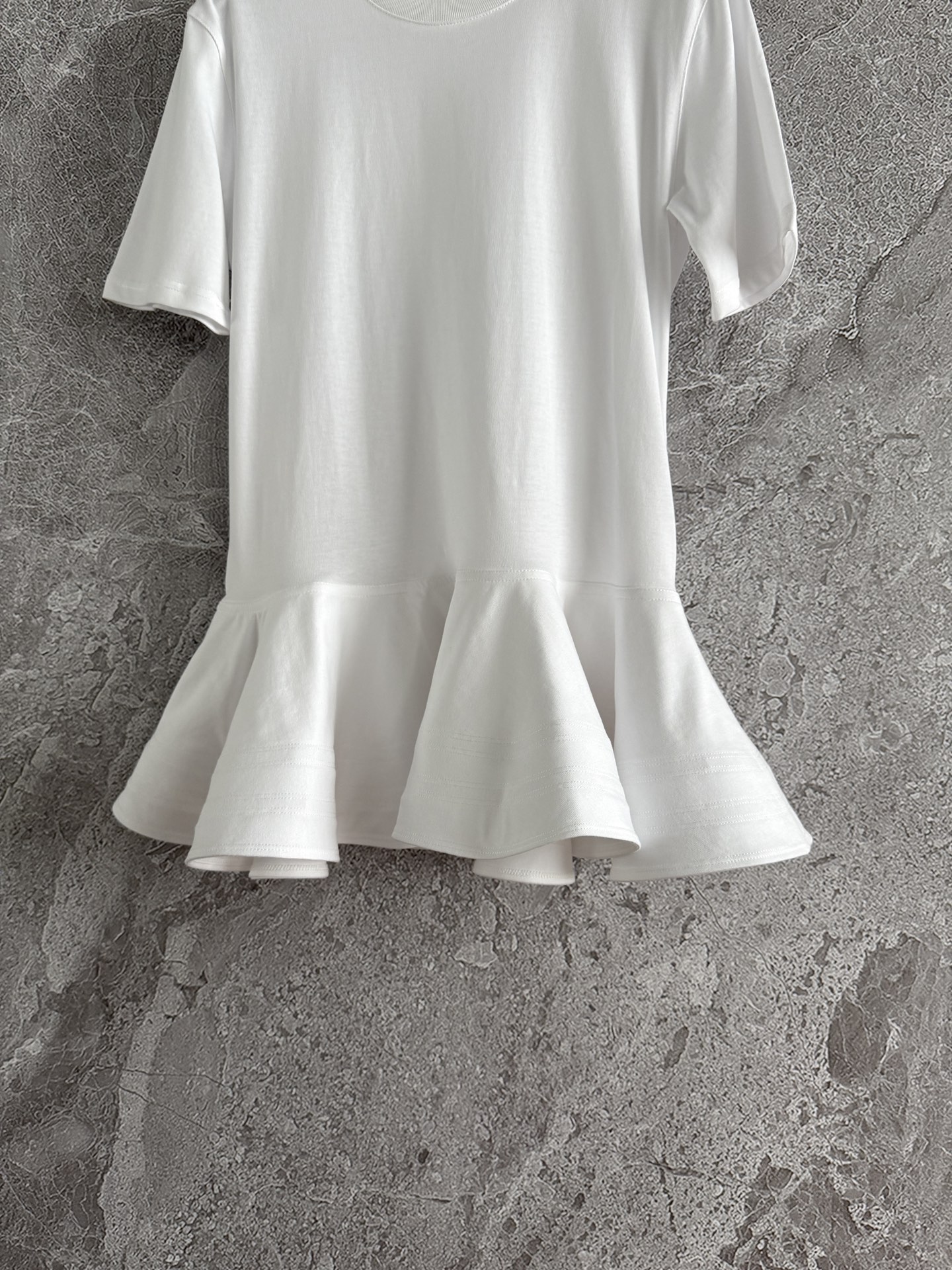 Stylish Women’s T-Shirts with Threaded Collar and Horns for Fall Fashion - 图片 7