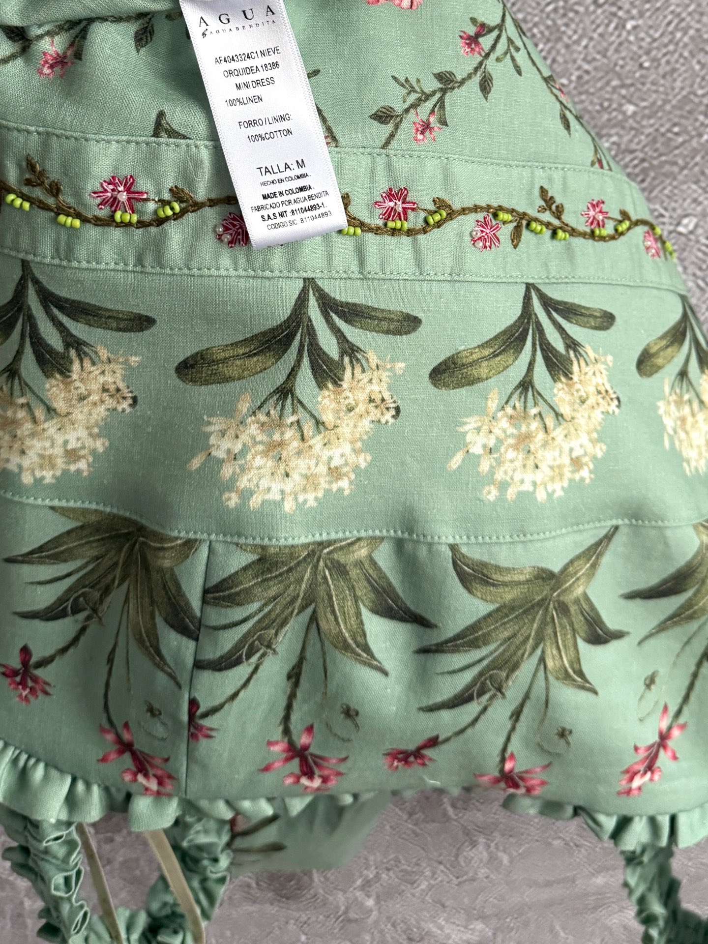 现货‼️🛒款号4150/松紧吊带连衣裙✨全身定位印花裁片，肩带腰间手工刺绣钉珠，太重磅了，融合传统手工艺