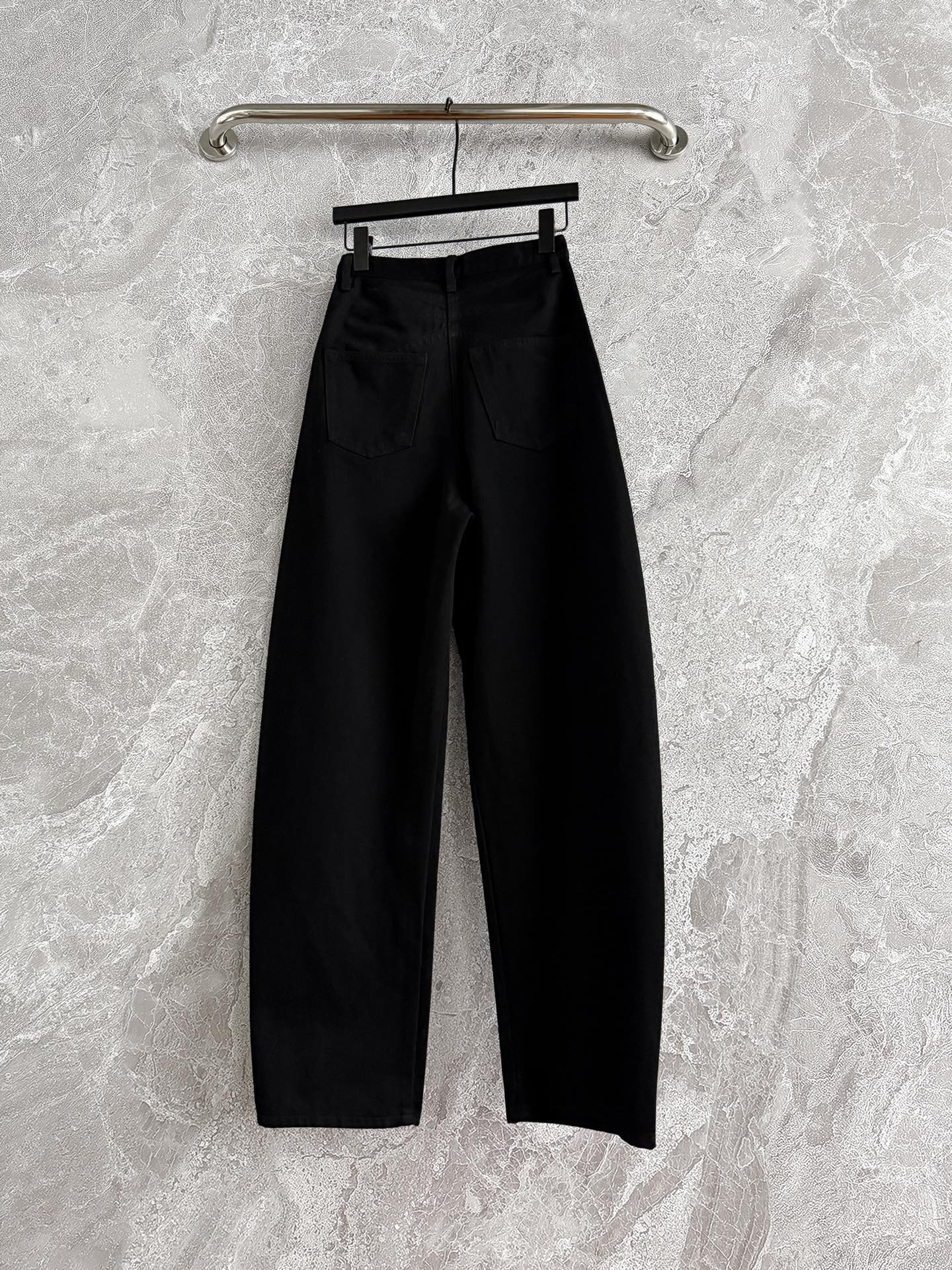 P759: Versatile Hardcore Dress with Unique Arc Cut and Wide Legs - 图片 9