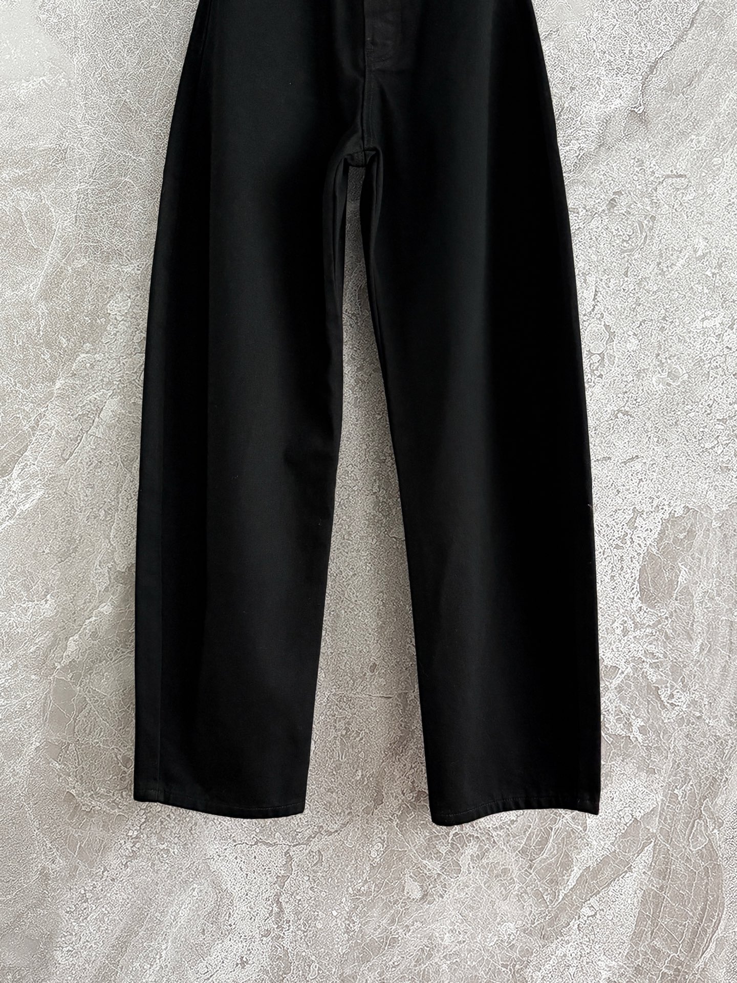 P759: Versatile Hardcore Dress with Unique Arc Cut and Wide Legs - 图片 7
