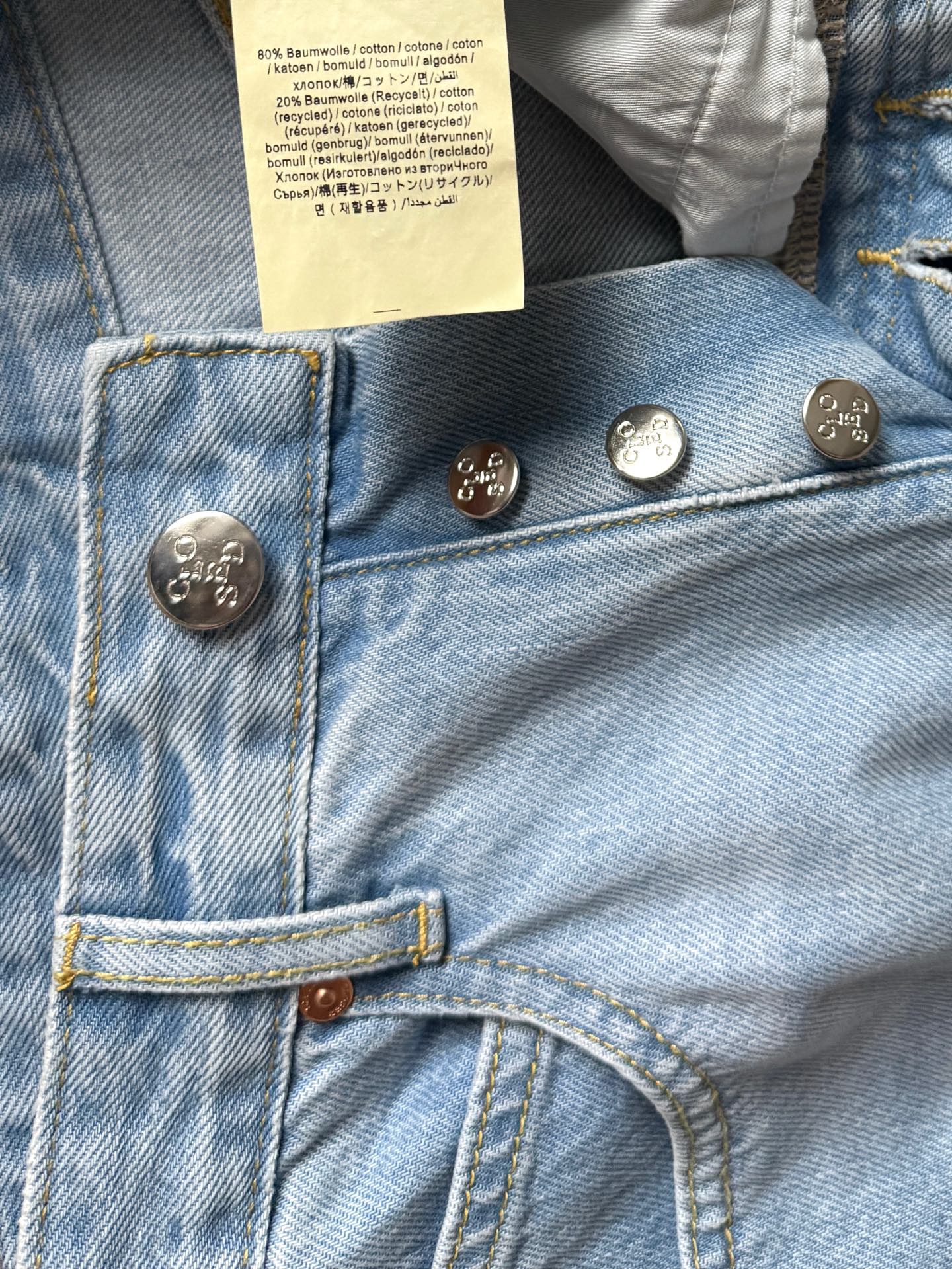 现货‼️‼️/微茧型牛仔裤✨水洗颜色土耳其蓝调，一个四季可穿的适中的一个厚度，不是支棱的那种硬牛仔，裤腿