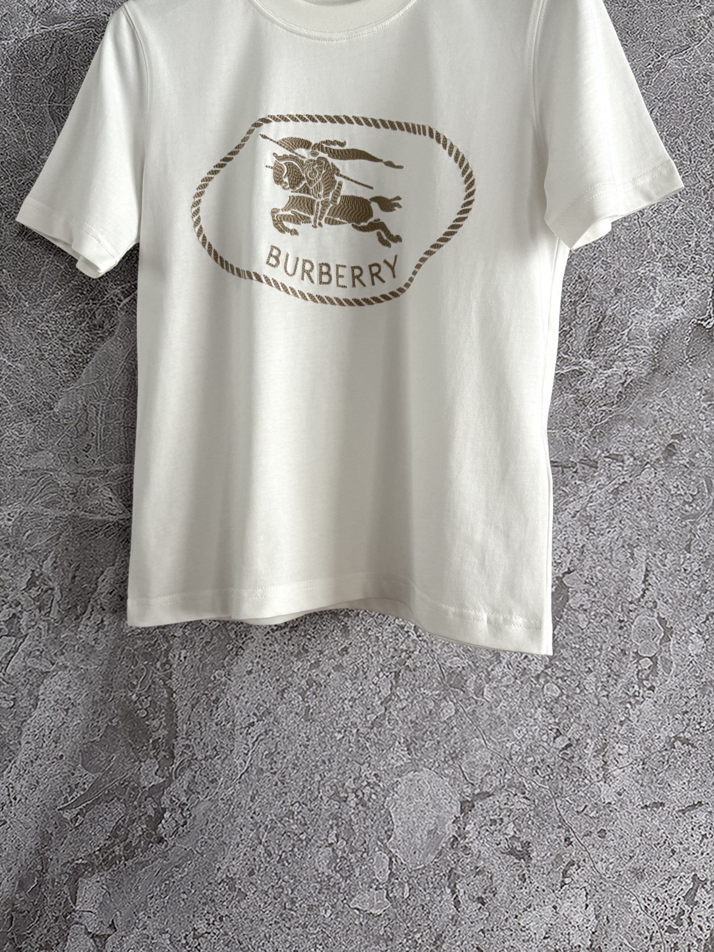 现货‼️‼️🛒款号417/马术骑士t恤✨质地干爽的平纹针织棉质，通过工艺的处理能做到亲肤又透气，弹力大 