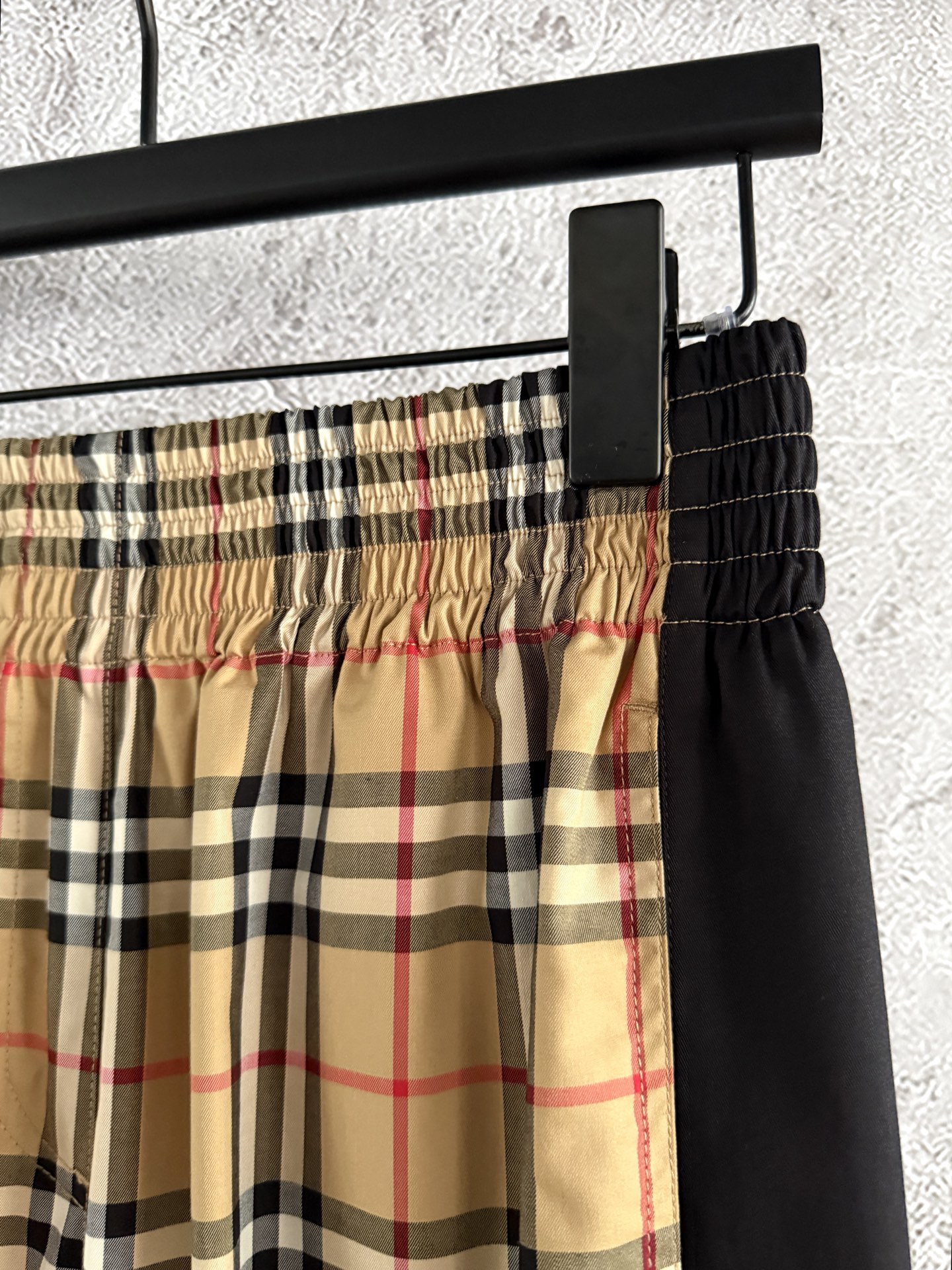 现货‼️‼️🛒款号4170/格纹休闲裤✨色织精纺格纹定位裁片对格，高腰松紧弹力腰围，融入对比感侧边条纹，