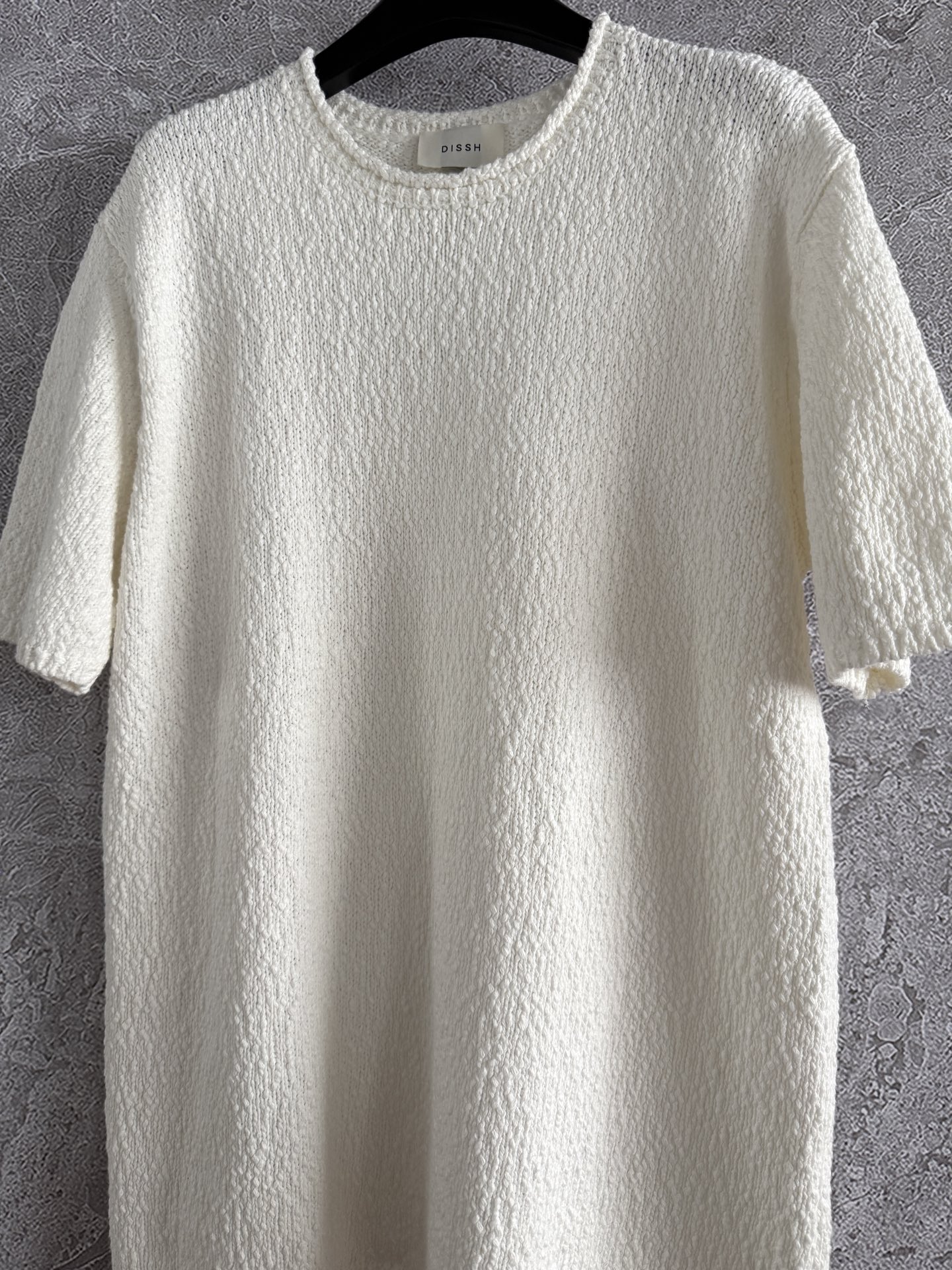 现货‼️‼️/净白肌理针织衫✨全棉绒感针织材质足够舒适绵软，宽松版型上身舒适无束缚感，兼顾舒适与造型，一