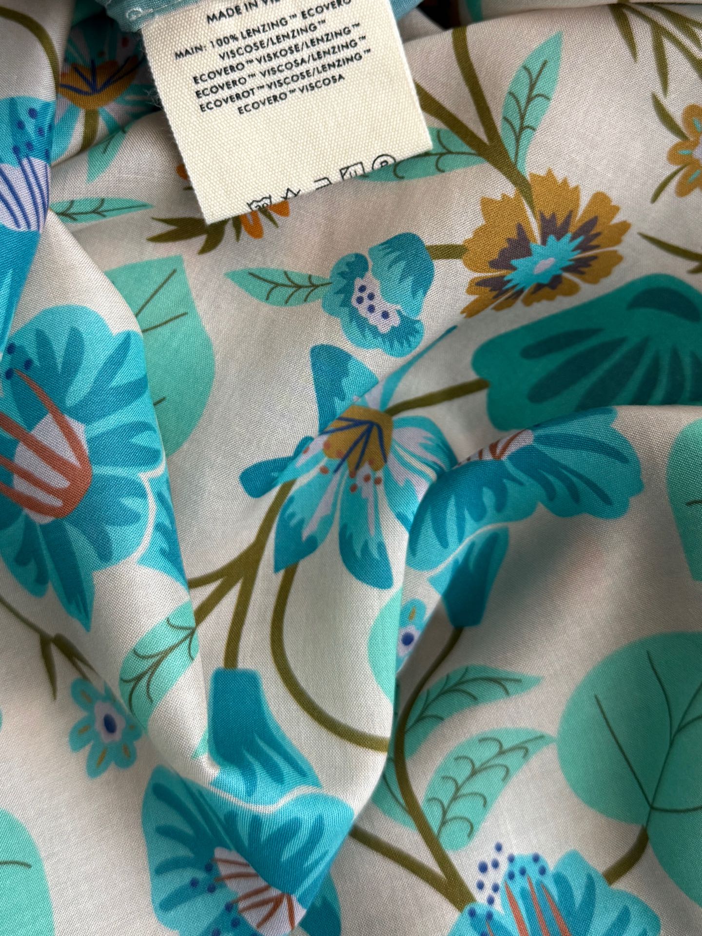 现货‼️‼️/清风阔摆半裙✨度假就要这么穿，打开门襟扣、漫步沙滩、微风拂过、搭配系列印花上衣，诠释不一样