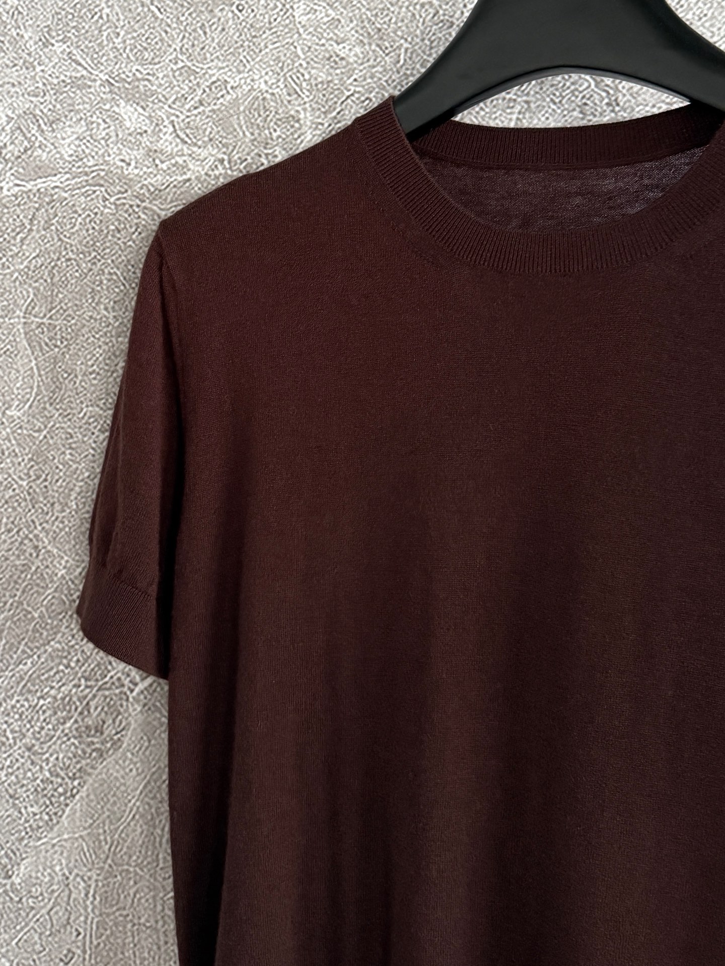 “Breathable Old Money T-shirts: Comfortable and Versatile Summer Wear in S M L” - 图片 4