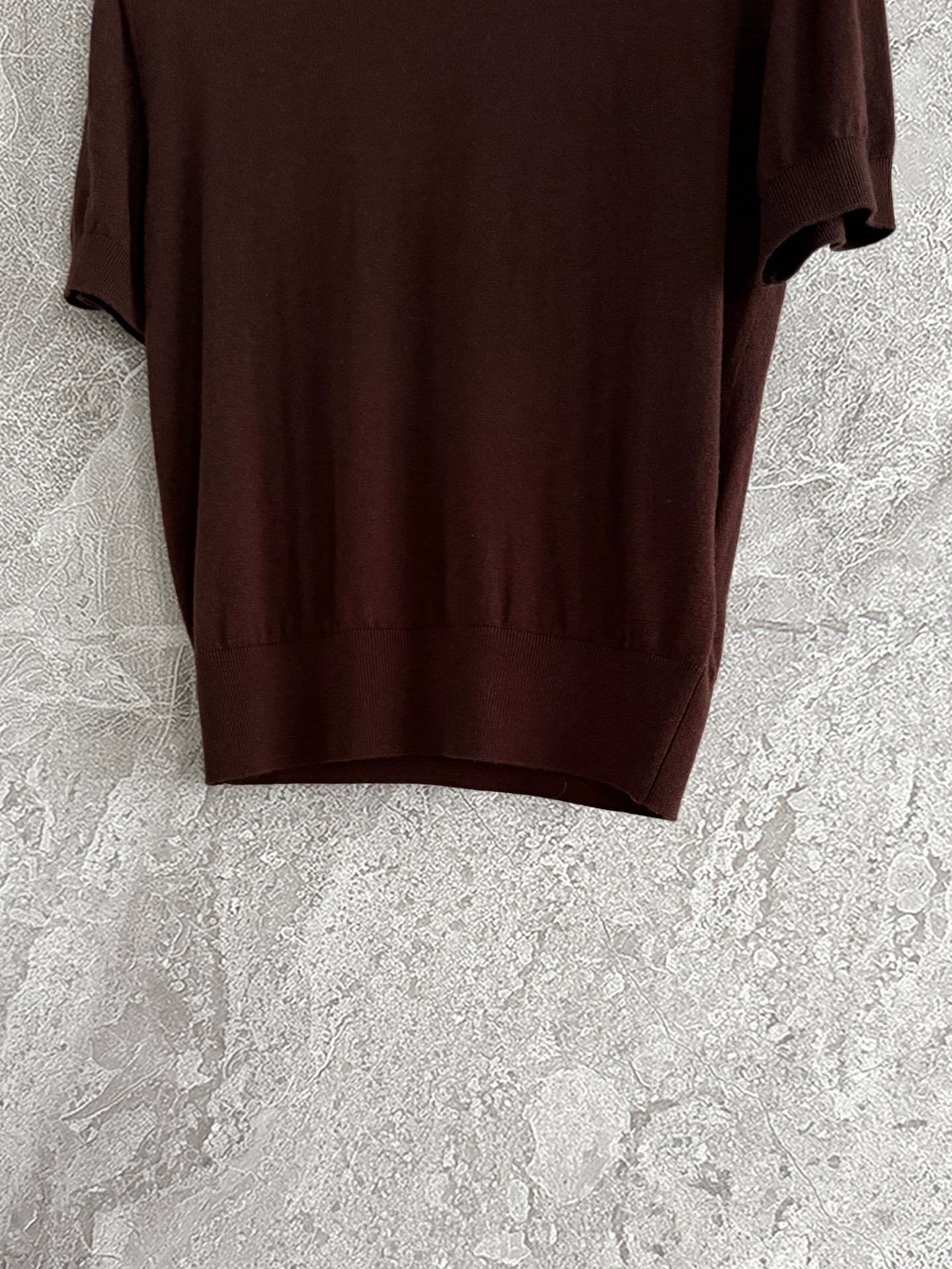 “Breathable Old Money T-shirts: Comfortable and Versatile Summer Wear in S M L” - 图片 7