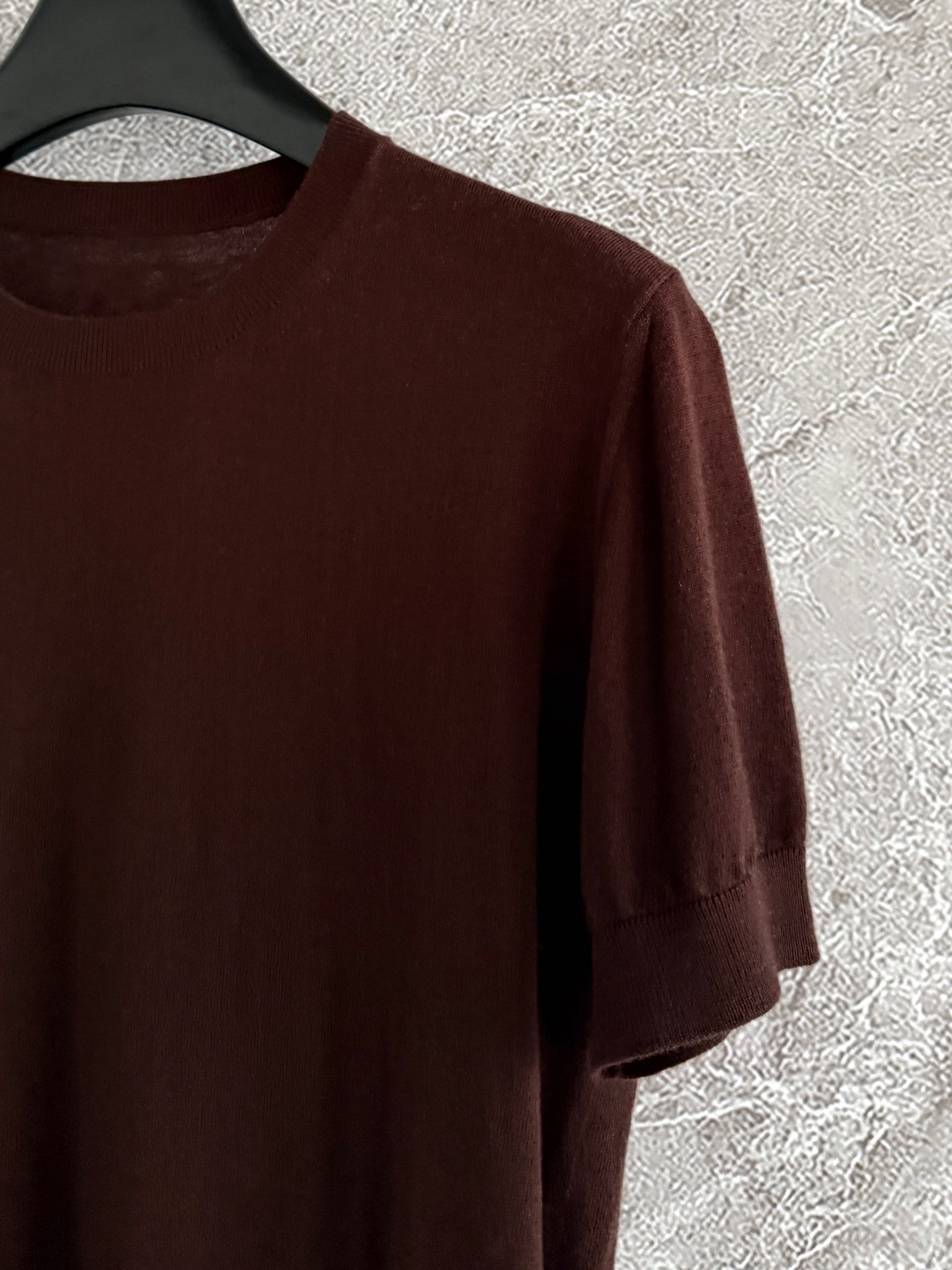 “Breathable Old Money T-shirts: Comfortable and Versatile Summer Wear in S M L” - 图片 5