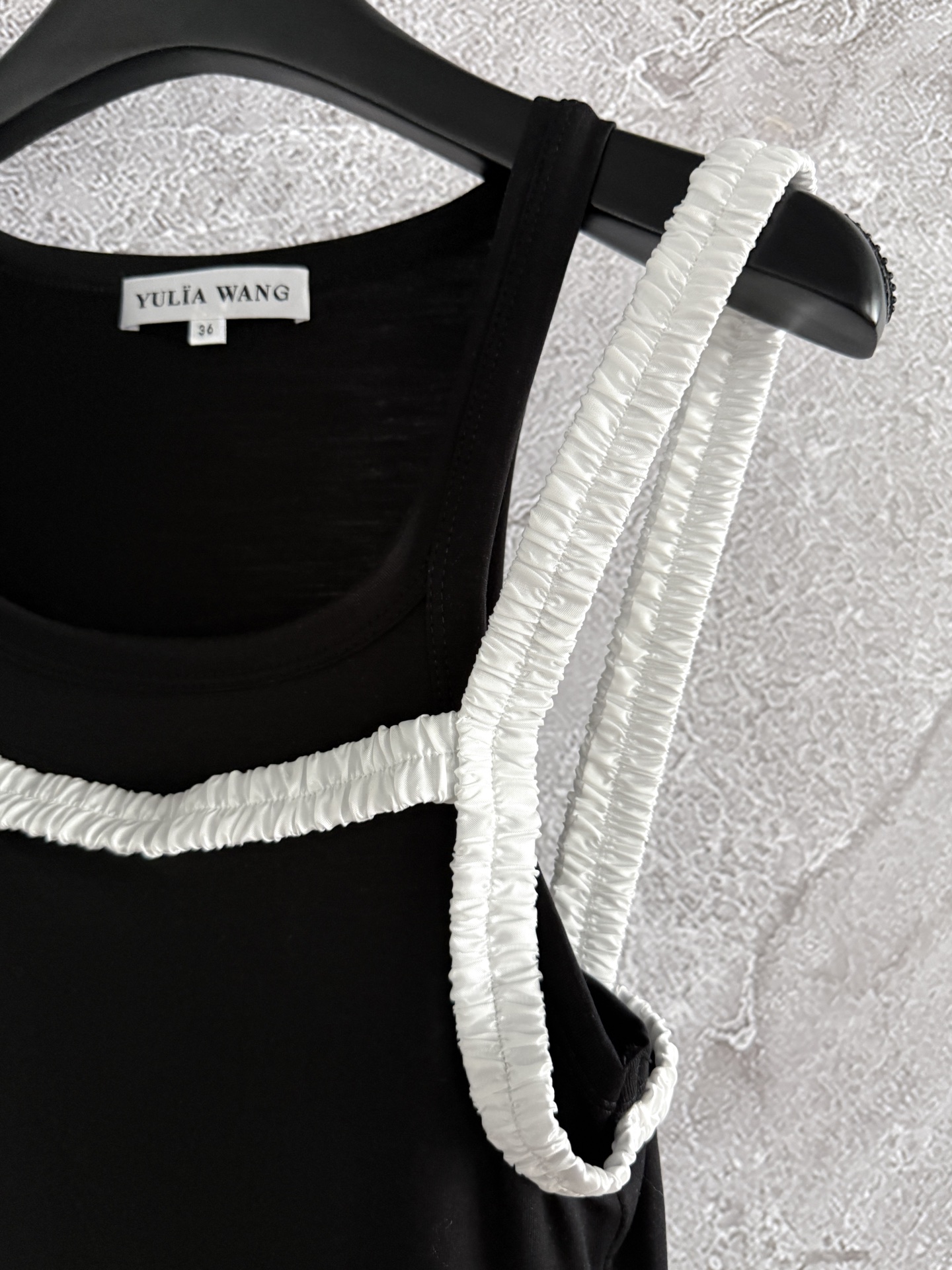 现货‼️‼️/清爽层叠背心✨轻薄丝光棉质，让基础款式脱俗，不会像一般背心那么家居味，突出时尚感和适宜感，