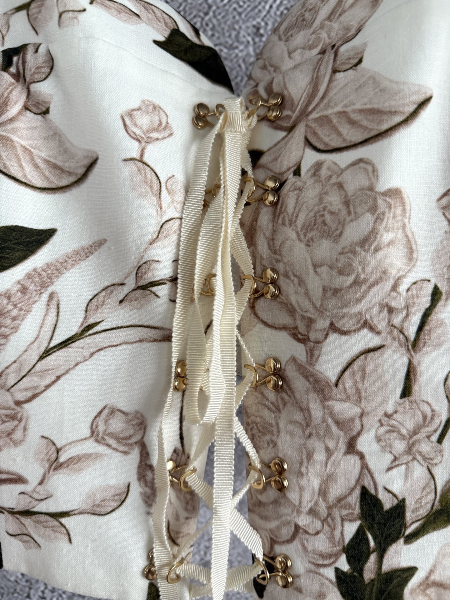 现货‼️‼️🛒款号7/绑带上衣✨手绘印花 Buddha's Hand佛手柑，随机散落的印花，鱼骨塑形支撑