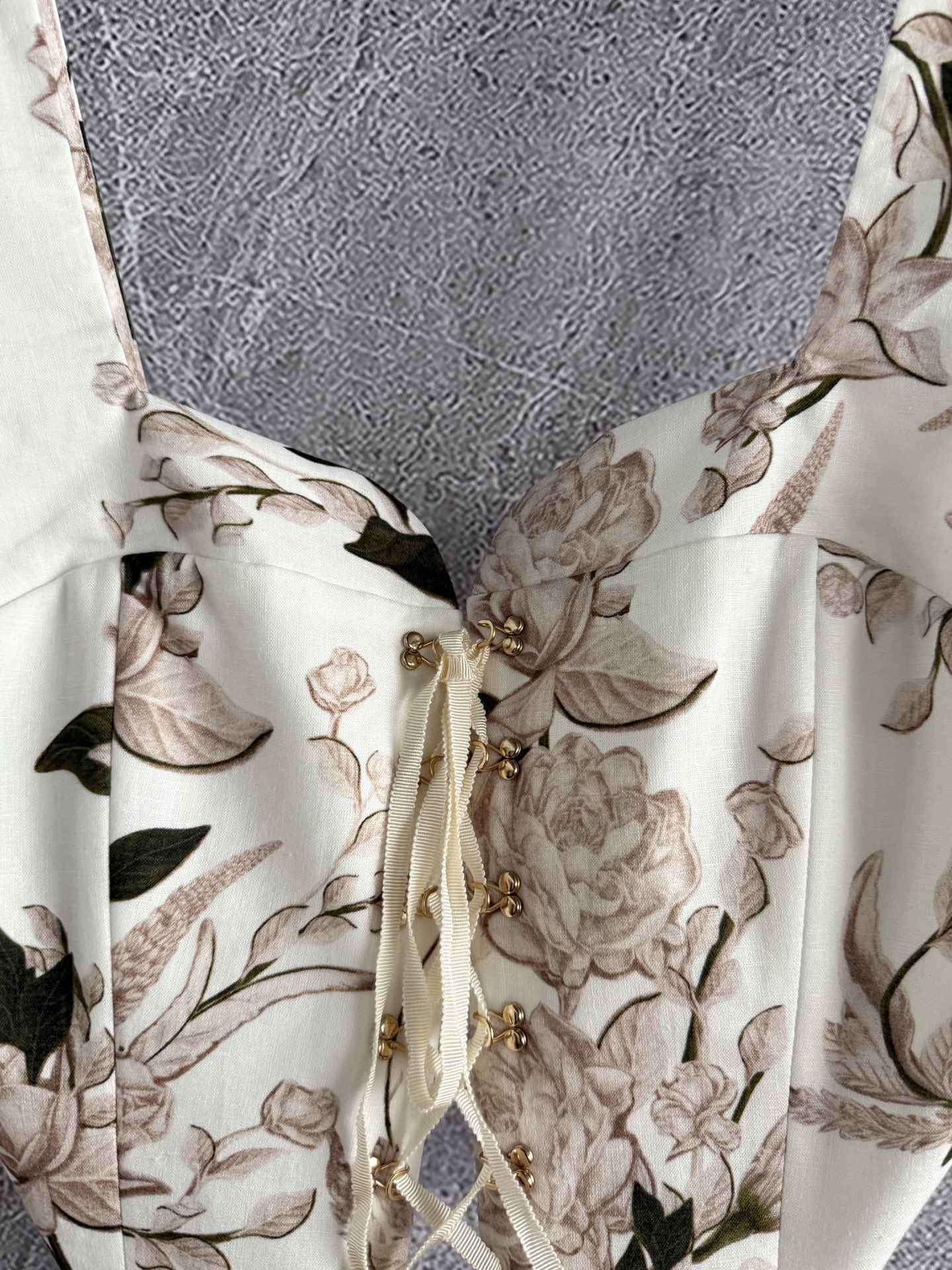 现货‼️‼️🛒款号7/绑带上衣✨手绘印花 Buddha's Hand佛手柑，随机散落的印花，鱼骨塑形支撑