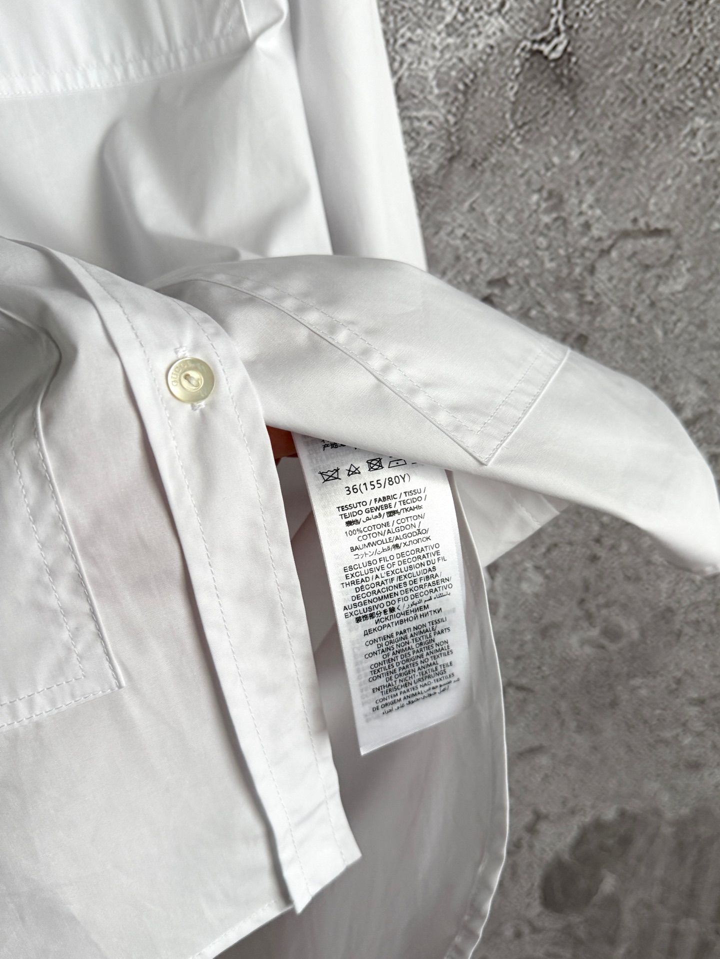 现货‼️‼️🛒款号1106/系带白衬衫✨领口设有抽绳可作为领结装扮不同效果，像模特一样解开纽扣低开领试试