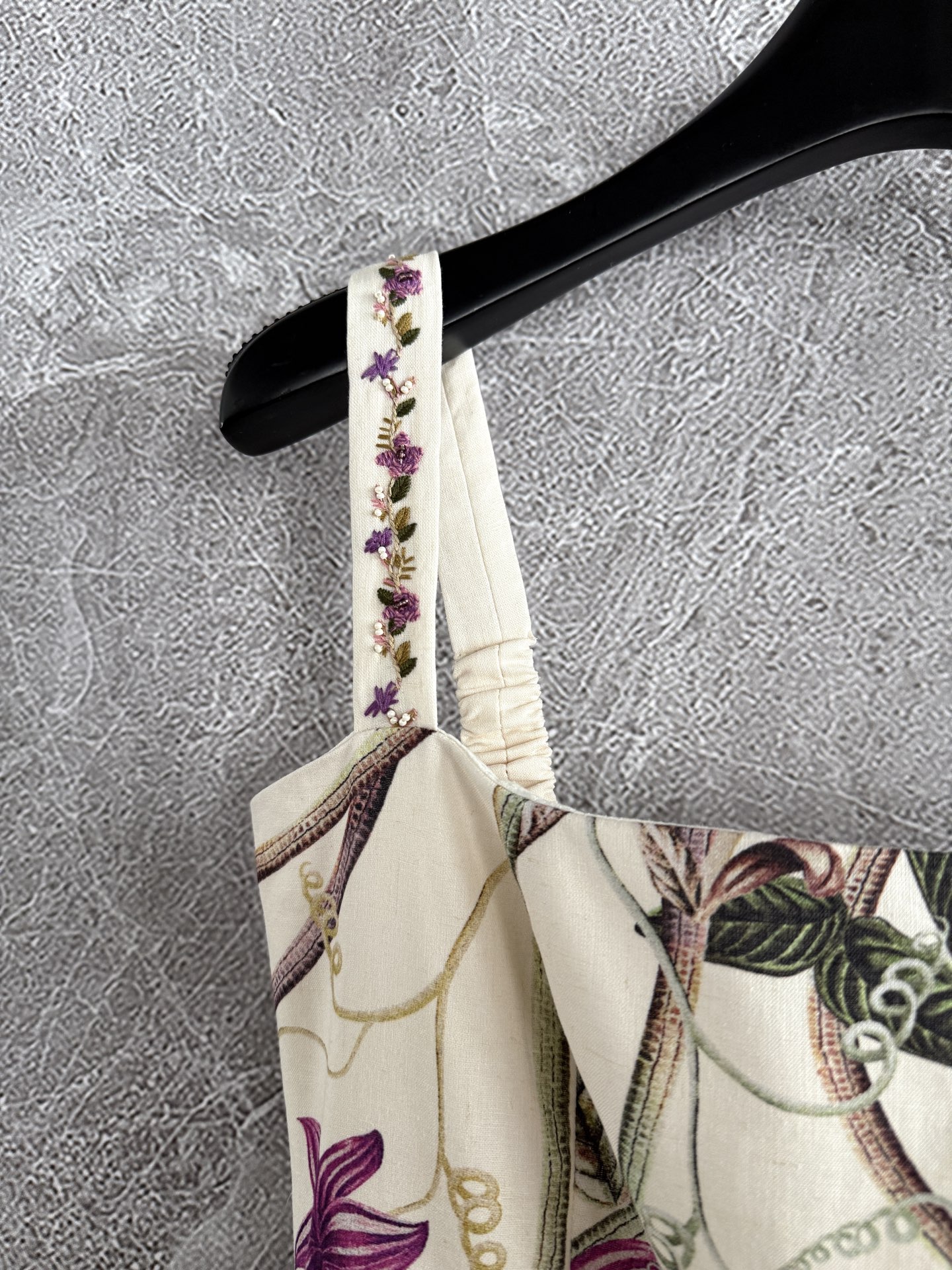 现货‼️‼️🛒款号8/花束连衣裙✨Agua ✘ 2026💐揉碎了的光倾泻在翩翩裙摆，细节太美好了，手工绣