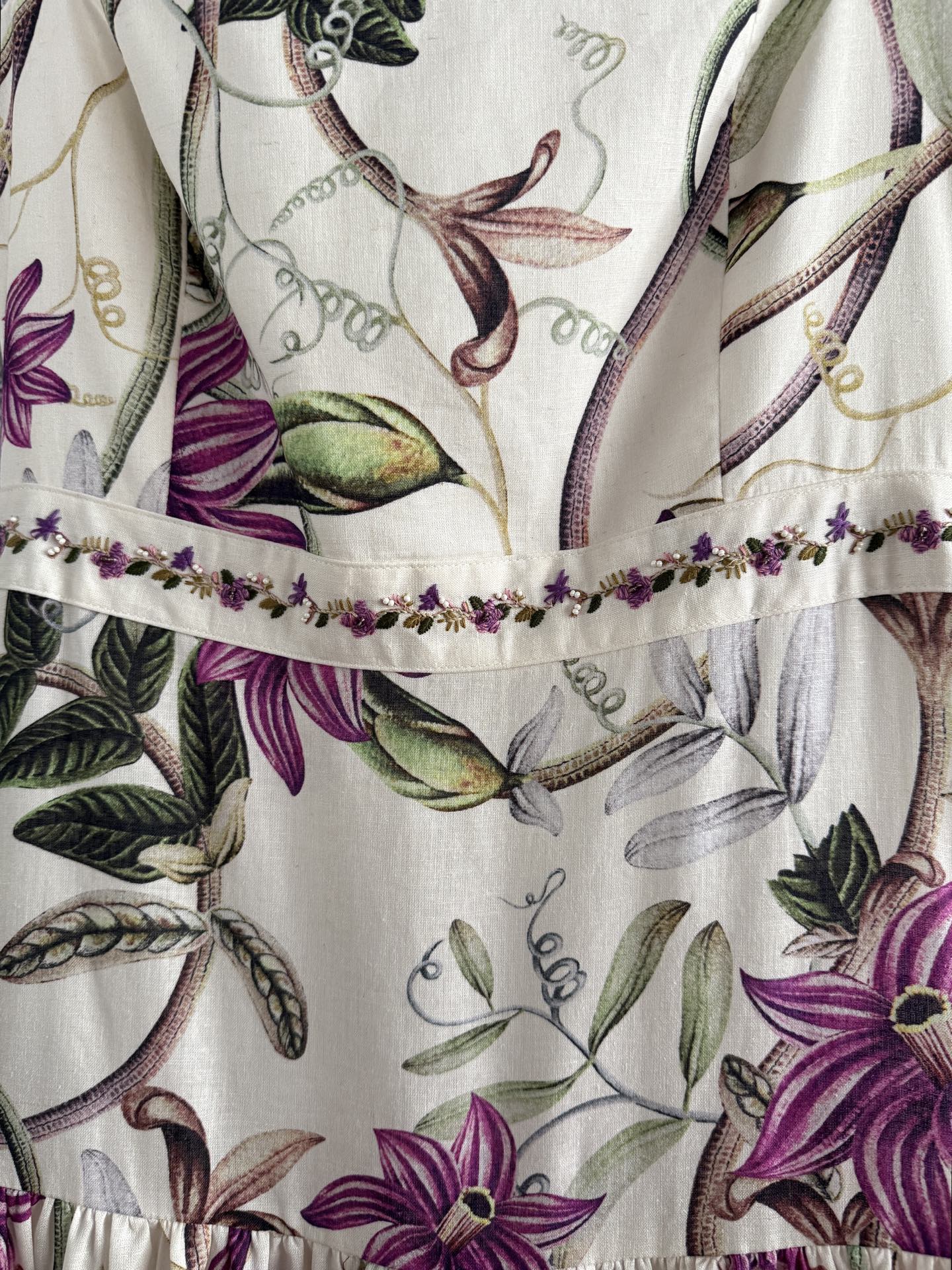 现货‼️‼️🛒款号8/花束连衣裙✨Agua ✘ 2026💐揉碎了的光倾泻在翩翩裙摆，细节太美好了，手工绣