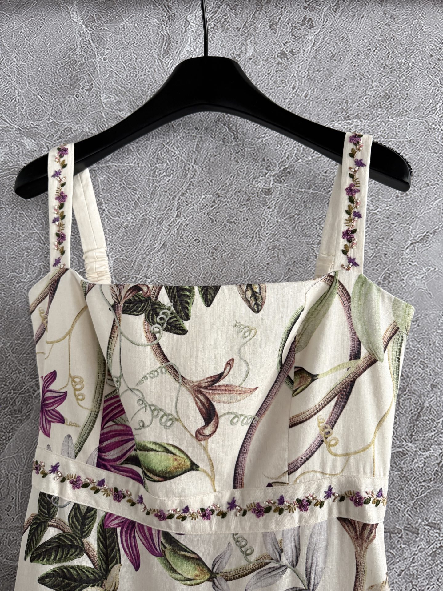 现货‼️‼️🛒款号8/花束连衣裙✨Agua ✘ 2026💐揉碎了的光倾泻在翩翩裙摆，细节太美好了，手工绣