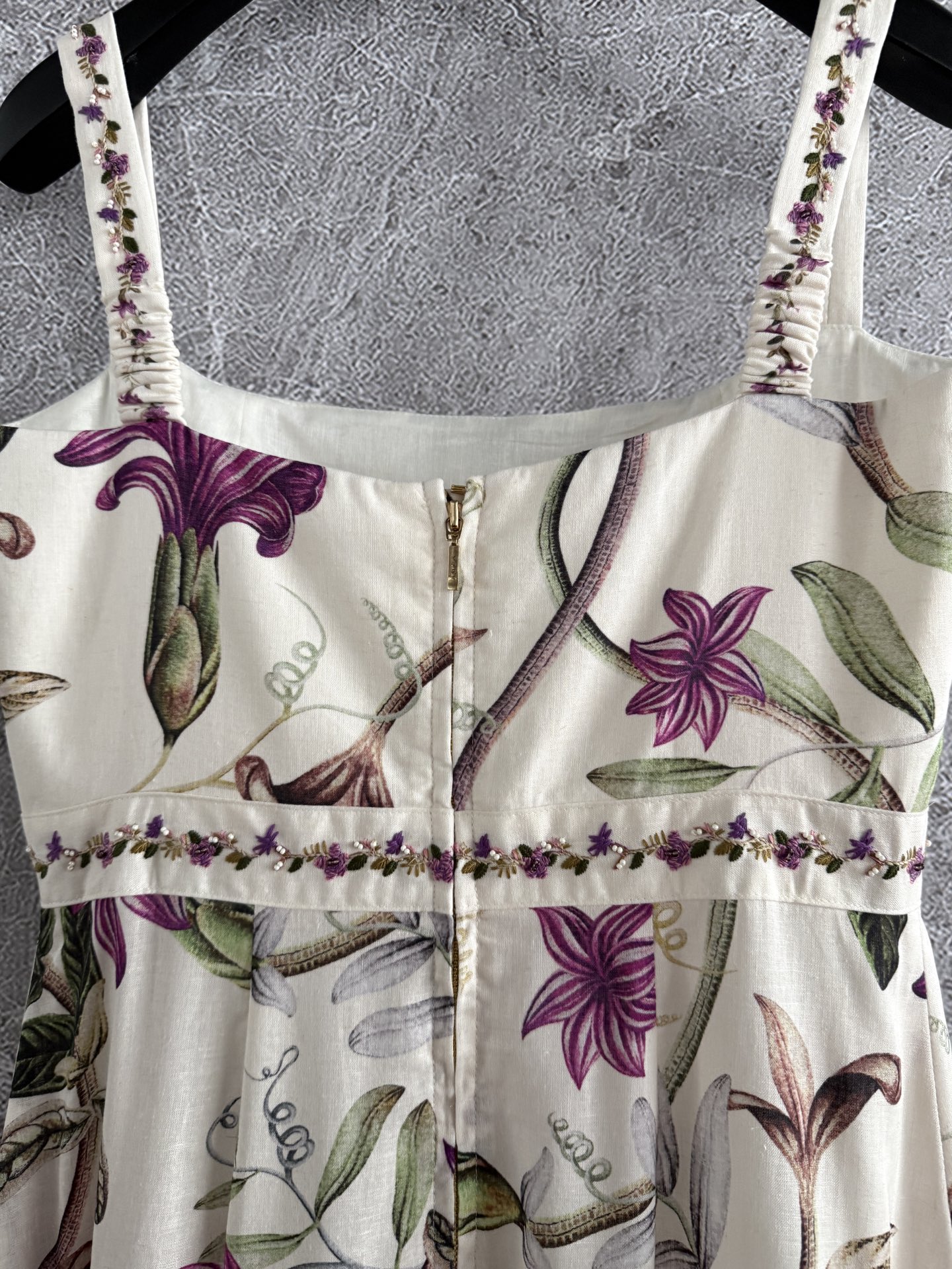 现货‼️‼️🛒款号8/花束连衣裙✨Agua ✘ 2026💐揉碎了的光倾泻在翩翩裙摆，细节太美好了，手工绣