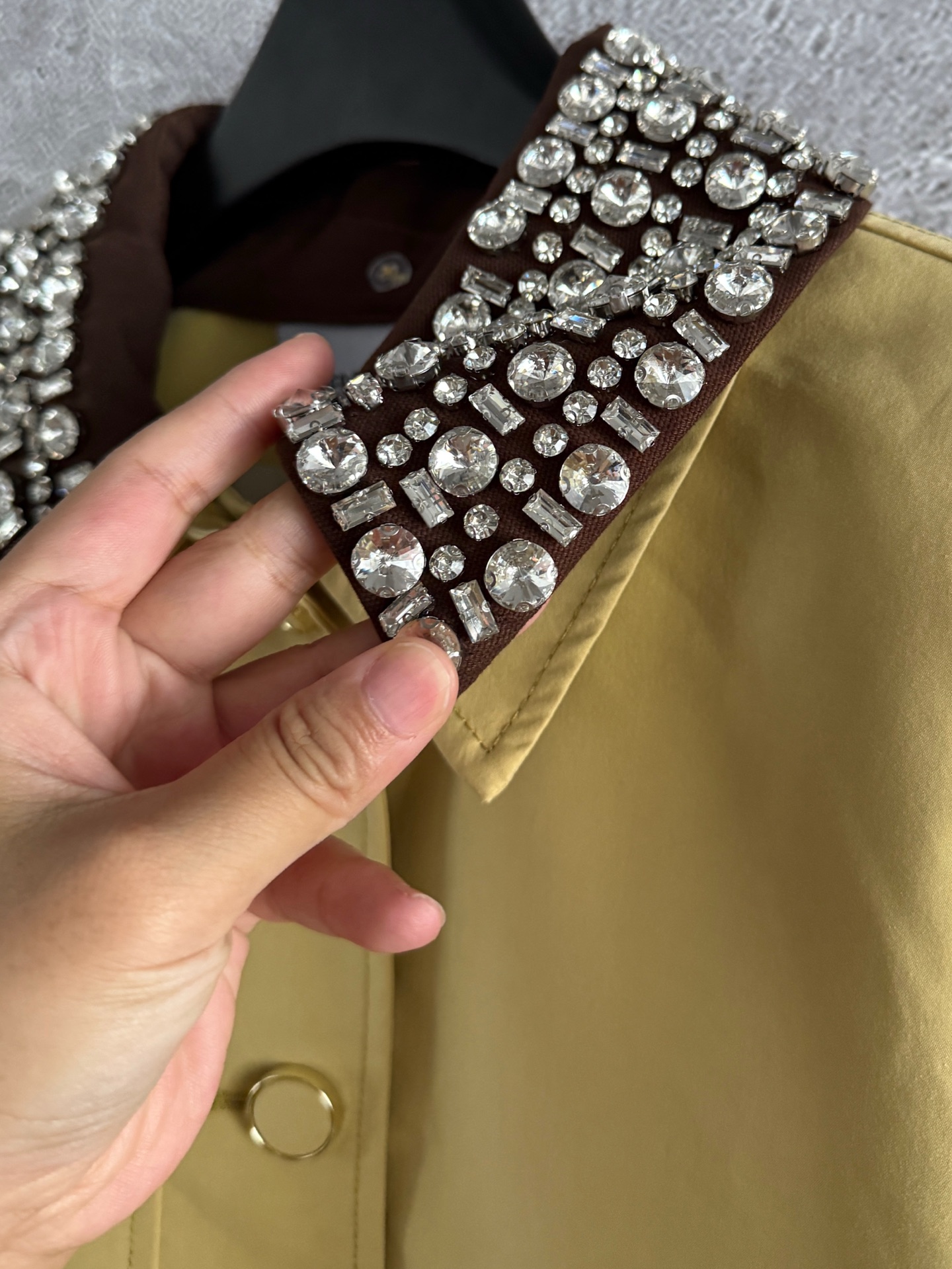 现货‼️‼️/钉珠领外套✨手工缝制钉珠翻领夹克（钉珠领可拆卸）近两年很火的巴恩风，ins时尚博主人手一件