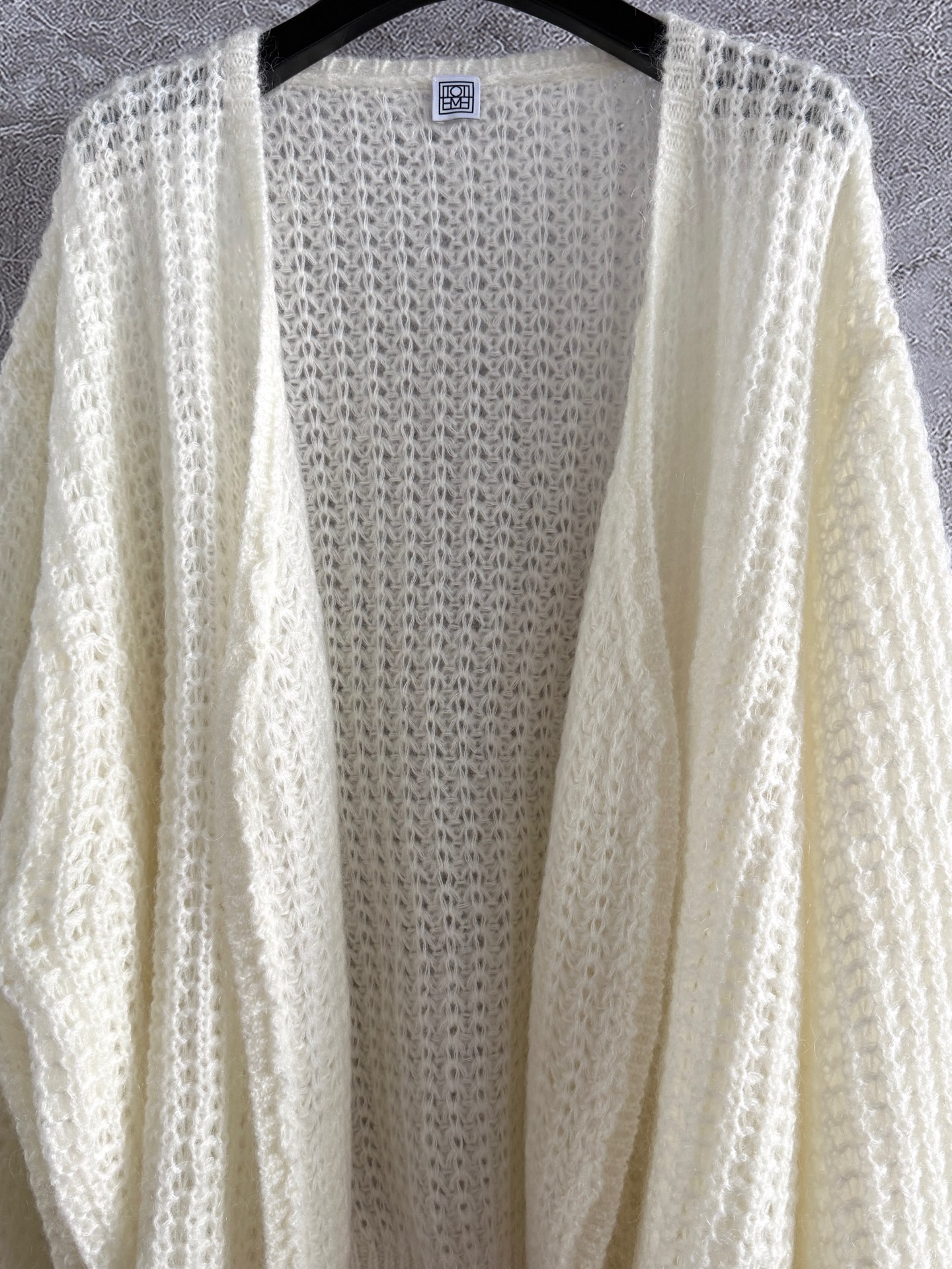 现货‼️‼️🛒款号809/轻盈马海毛开衫✨要轻盈也要漂亮，镂空棒松弛针织法，蓬松马海毛慵懒廓形针织衫，同