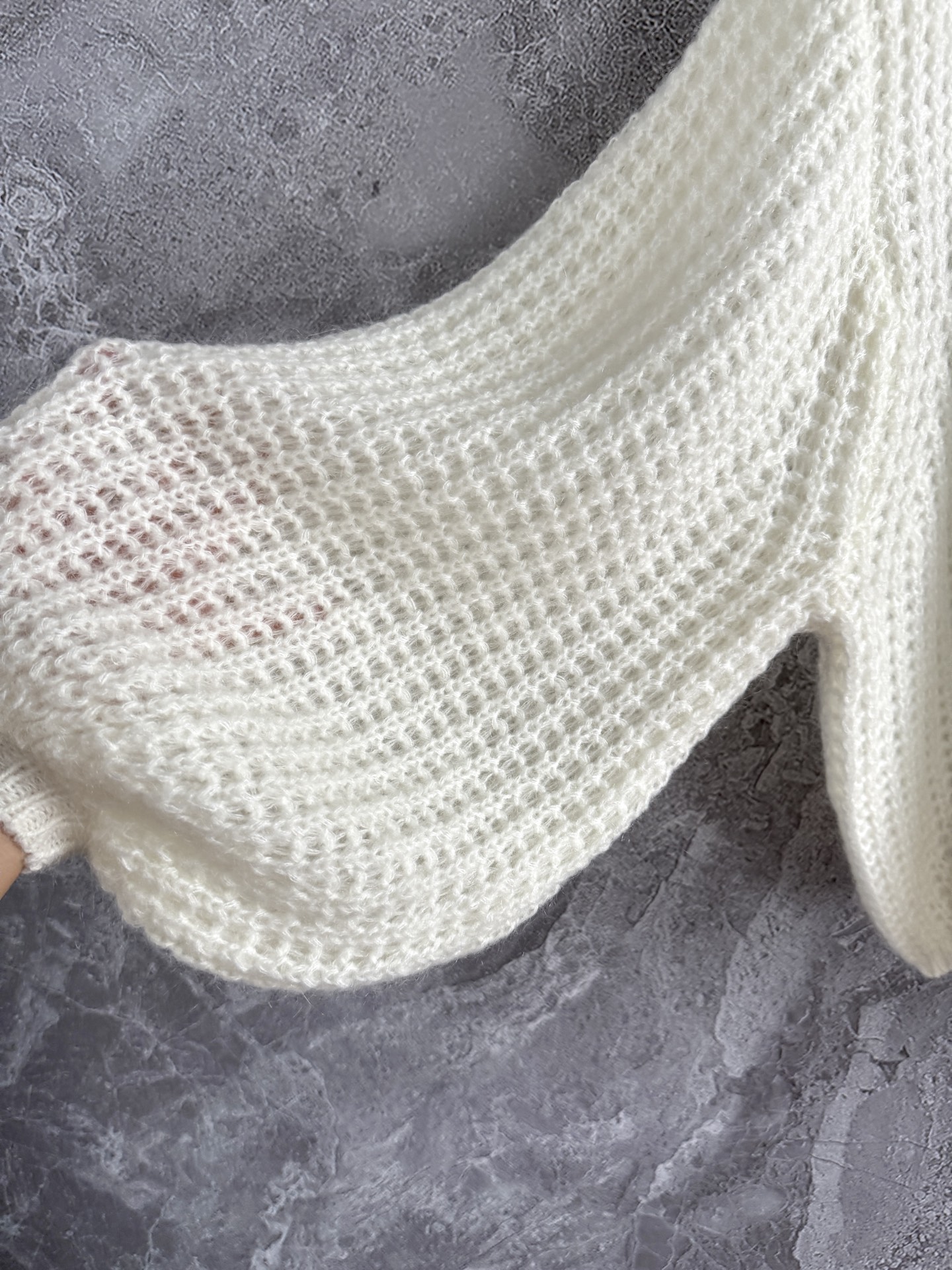 现货‼️‼️🛒款号809/轻盈马海毛开衫✨要轻盈也要漂亮，镂空棒松弛针织法，蓬松马海毛慵懒廓形针织衫，同