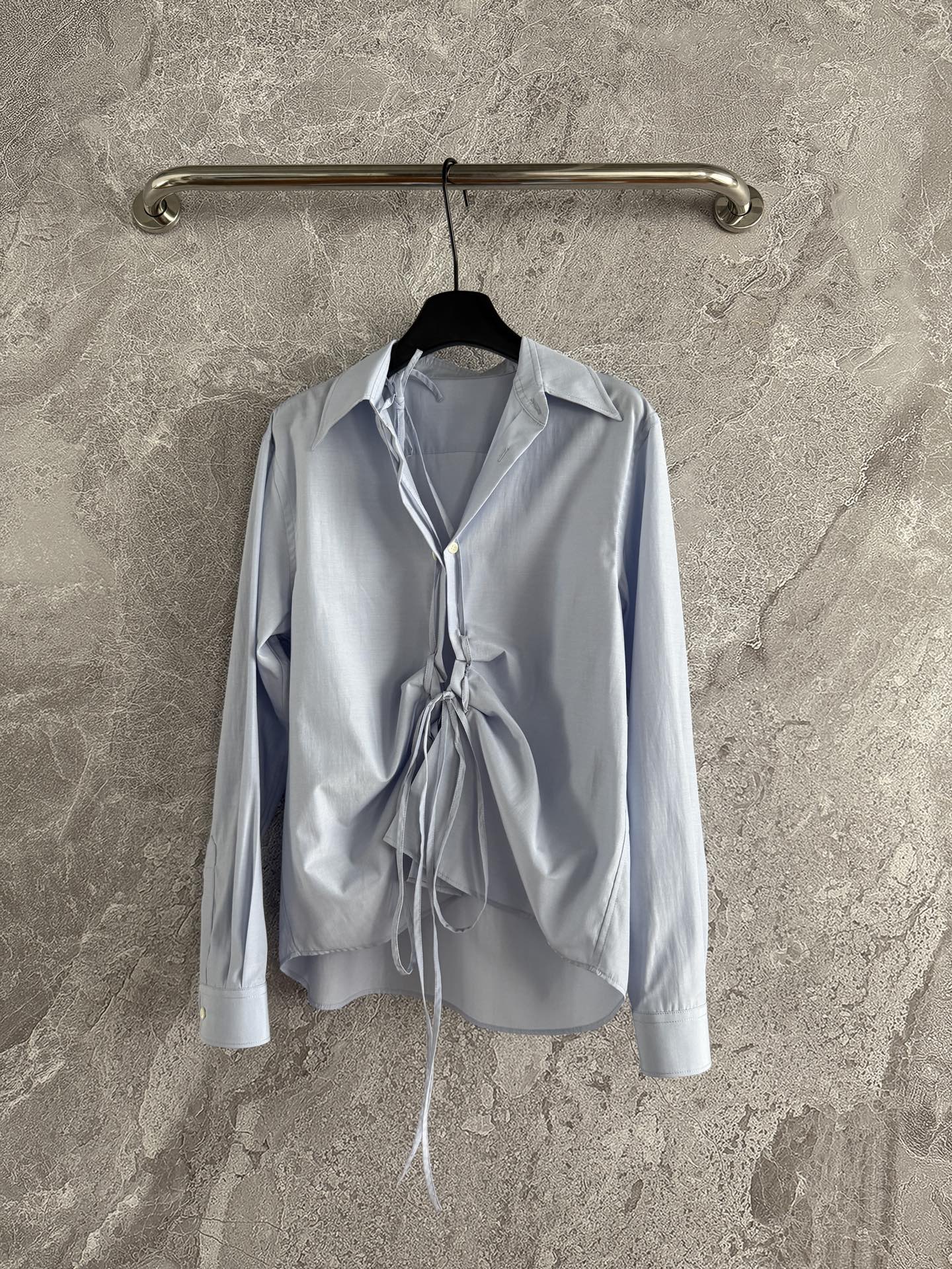 现货‼️‼️🛒款号8011/抽绳衬衫✨蓝色系饱和度调整的刚刚好，又有淡淡的清冷高智感，既不会过度张扬，又