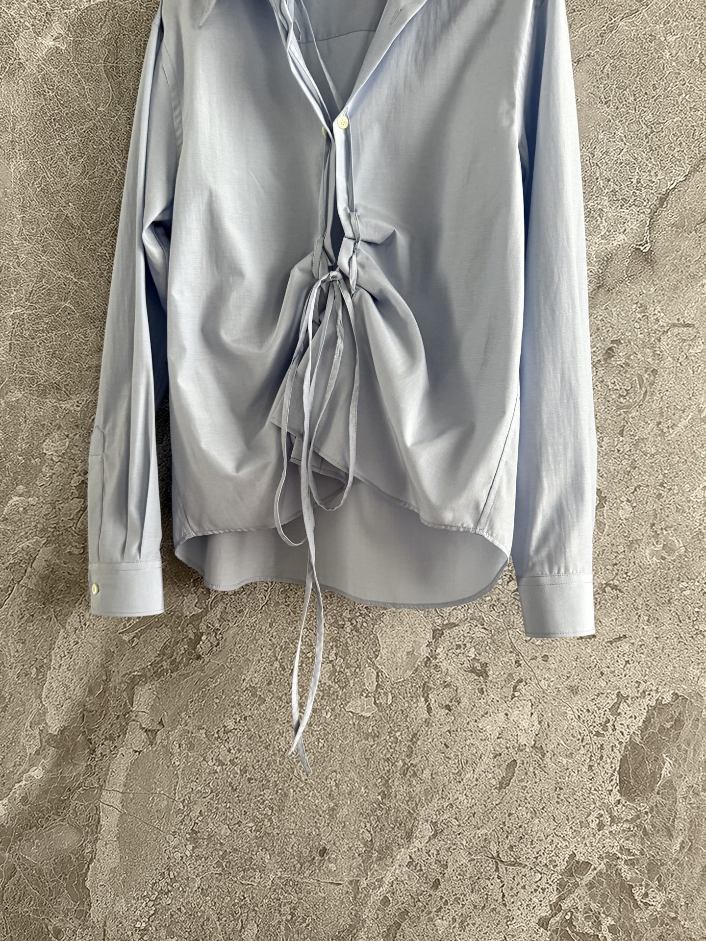 现货‼️‼️🛒款号8011/抽绳衬衫✨蓝色系饱和度调整的刚刚好，又有淡淡的清冷高智感，既不会过度张扬，又