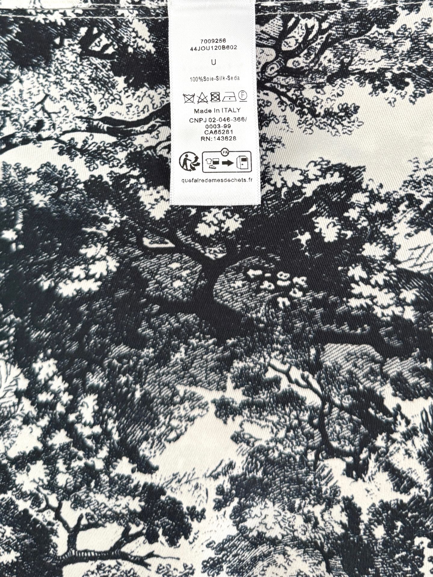 现货‼️‼️🛒款号801/真丝罩衫上衣✨从头直接套入，蝙蝠袖罩衫式设计，重磅19姆米斜纹真丝，突显Sau