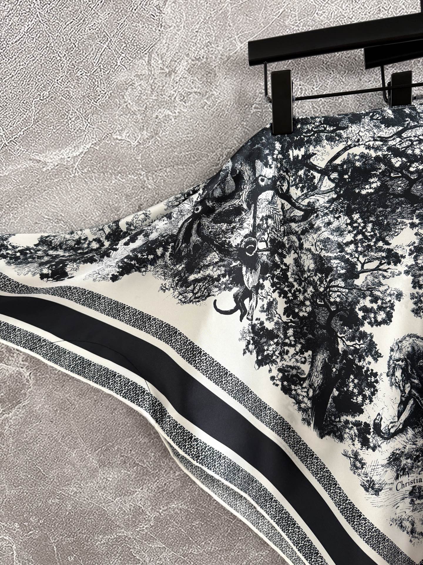 现货‼️‼️🛒款号801/真丝罩衫上衣✨从头直接套入，蝙蝠袖罩衫式设计，重磅19姆米斜纹真丝，突显Sau