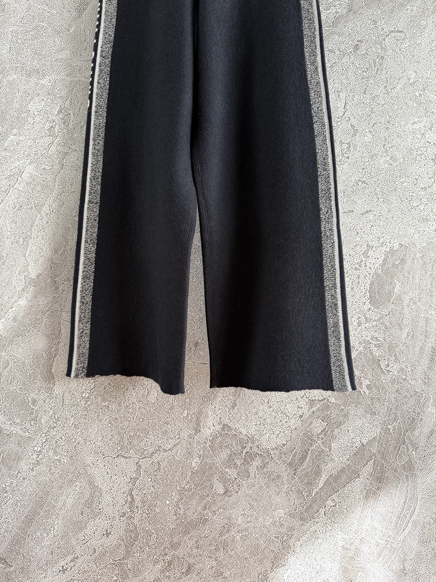 现货‼️‼️🛒款号91/双面针织长裤✨经典款双面羊绒裤，经典Oblique嵌织提花，可两面穿，饰以同色调