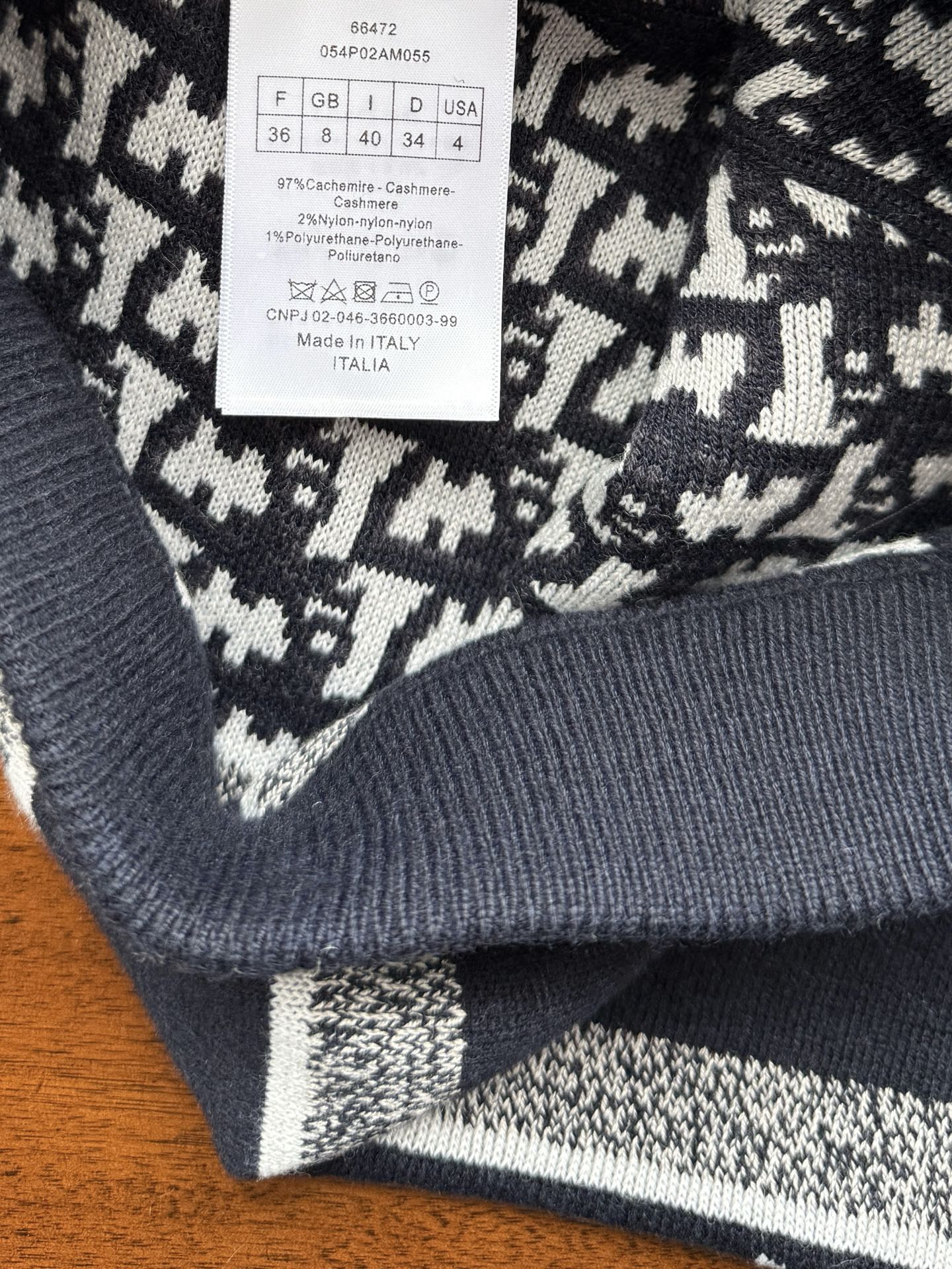 现货‼️‼️🛒款号91/双面针织长裤✨经典款双面羊绒裤，经典Oblique嵌织提花，可两面穿，饰以同色调