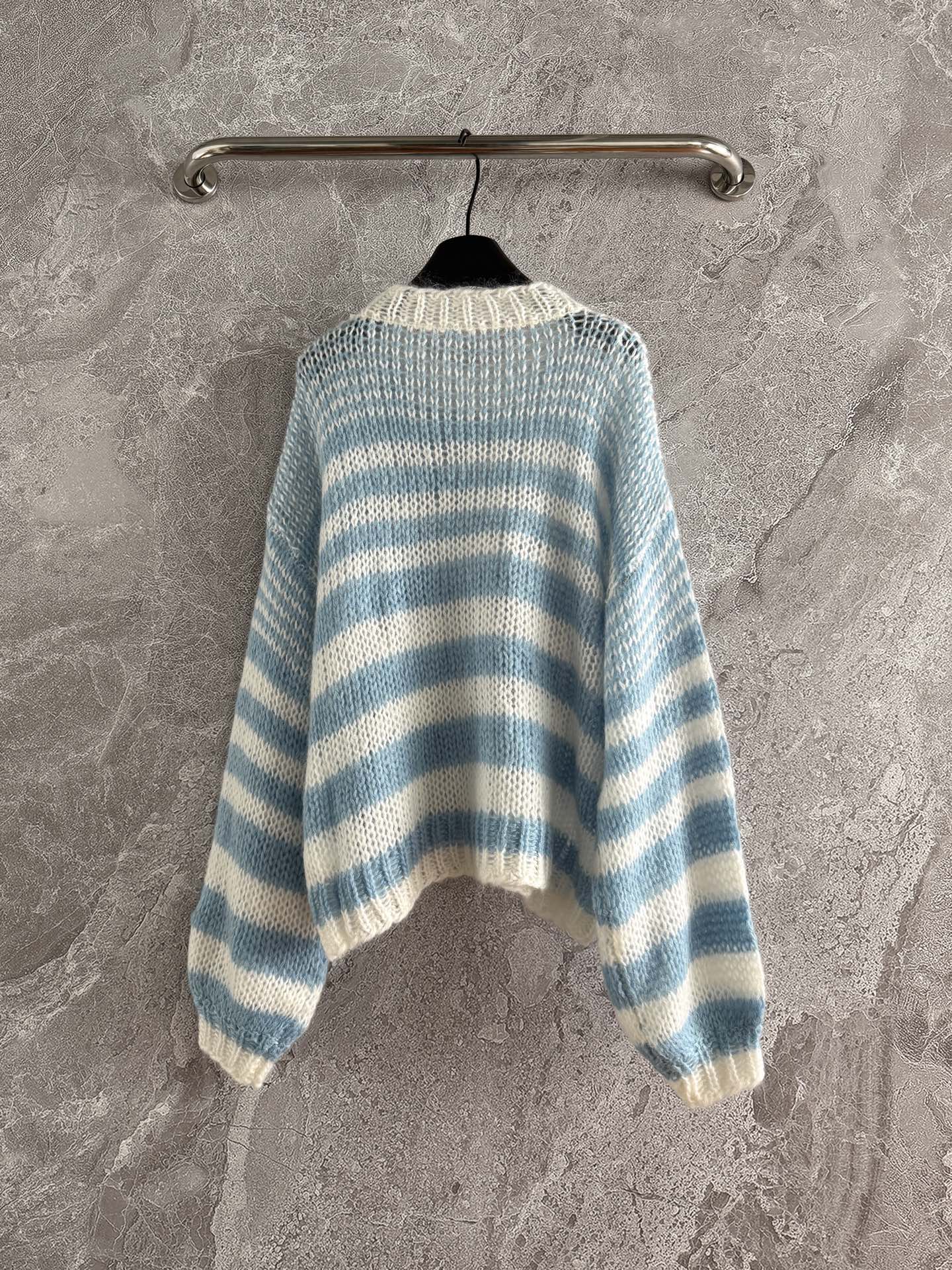 现货‼️‼️/蓝色马海毛毛衣✨定染⚠️这个颜色只有定染才能✓上色，轻质地马海毛混纺针织衫，宽松阔版型，🐏