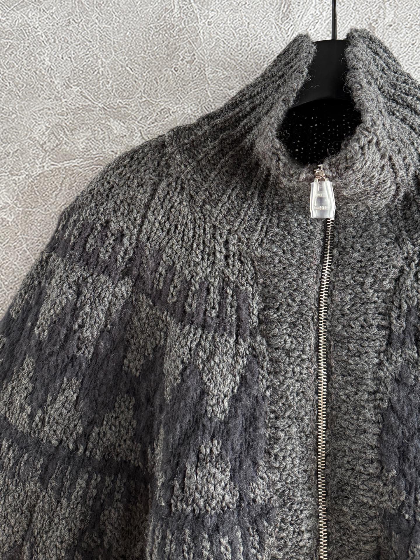 现货‼️‼️/费尔岛针织外套✨两件套‼️内胆棉服马甲可拆卸‼️ 超松弛茧型，非常独树一帜的外套，定染定织