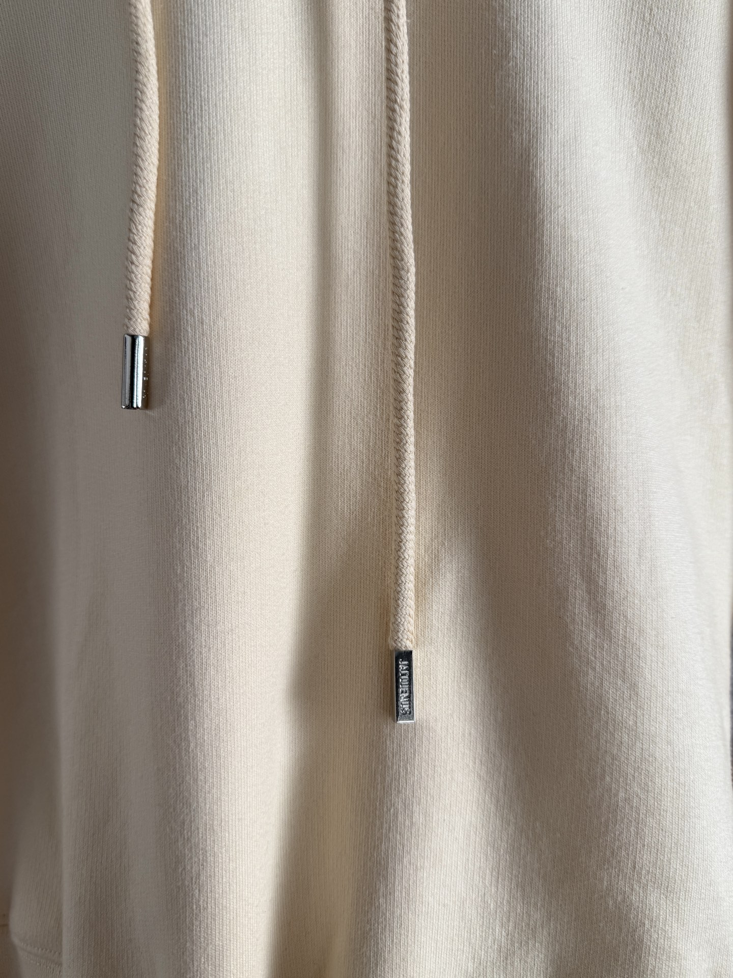 现货‼️‼️🛒款号W25100/连帽卫衣✨清冷艺术奶油黄色，内里加绒有很好的保暖恒温性，落肩廓形短款 基