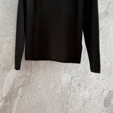 幸运星肩扣毛衣✨山羊绒🐏材质精心制作,又是一款经典款,正面饰以幸运星嵌织提花,我们家羊绒针织不用说了,温 幸运星肩扣毛衣✨山羊绒🐏材质精心制作,又是一款经典款,正面饰以幸运星嵌织提花,我们家羊绒针织不用说了,温