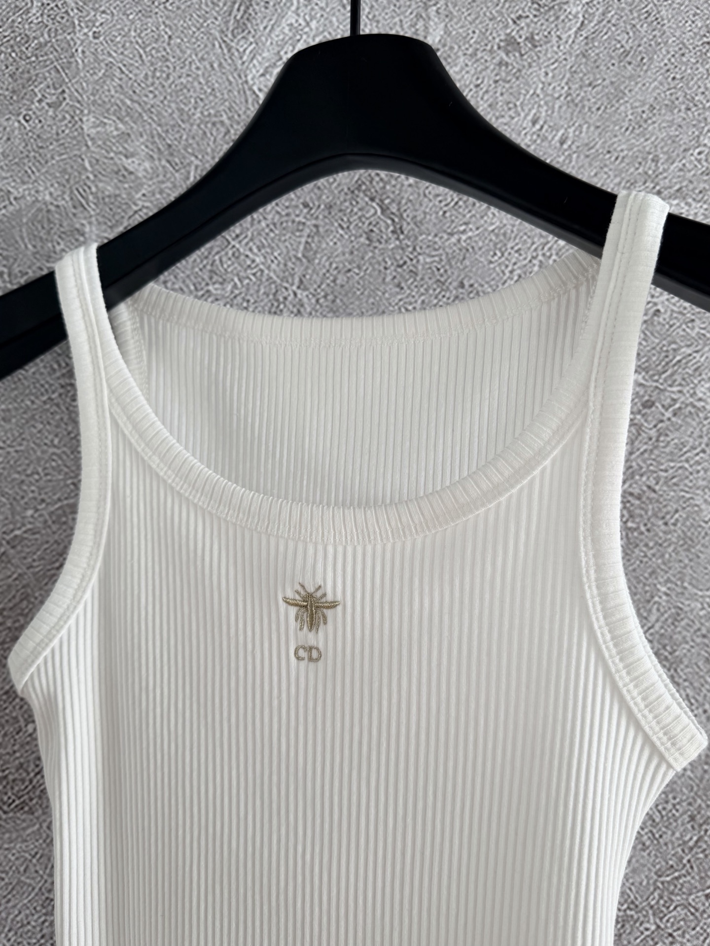 现货‼️‼️🛒款号10250/金色蜜蜂背心✨巨巨巨巨，显瘦！采用进口螺纹棉质地，更有胫骨，不是软趴趴的廉