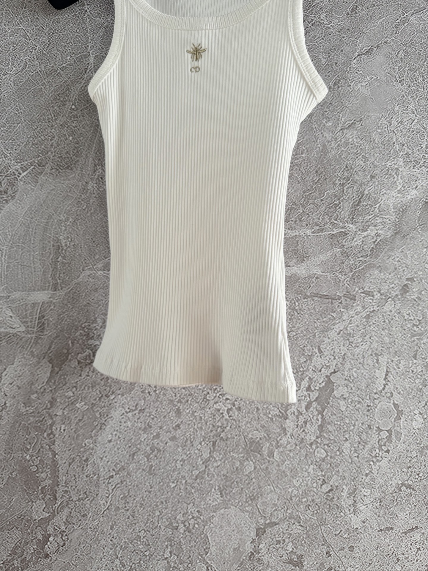 现货‼️‼️🛒款号10250/金色蜜蜂背心✨巨巨巨巨，显瘦！采用进口螺纹棉质地，更有胫骨，不是软趴趴的廉