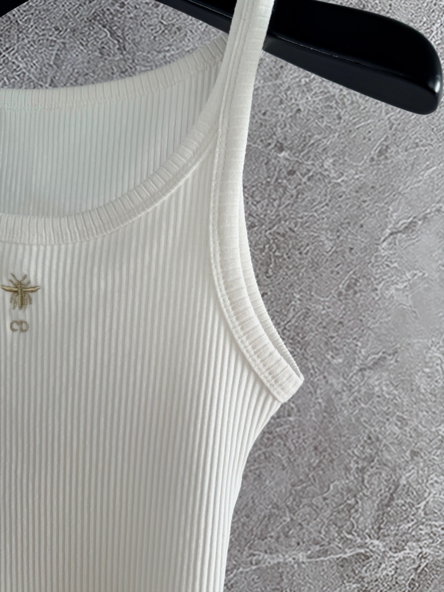 现货‼️‼️🛒款号10250/金色蜜蜂背心✨巨巨巨巨，显瘦！采用进口螺纹棉质地，更有胫骨，不是软趴趴的廉