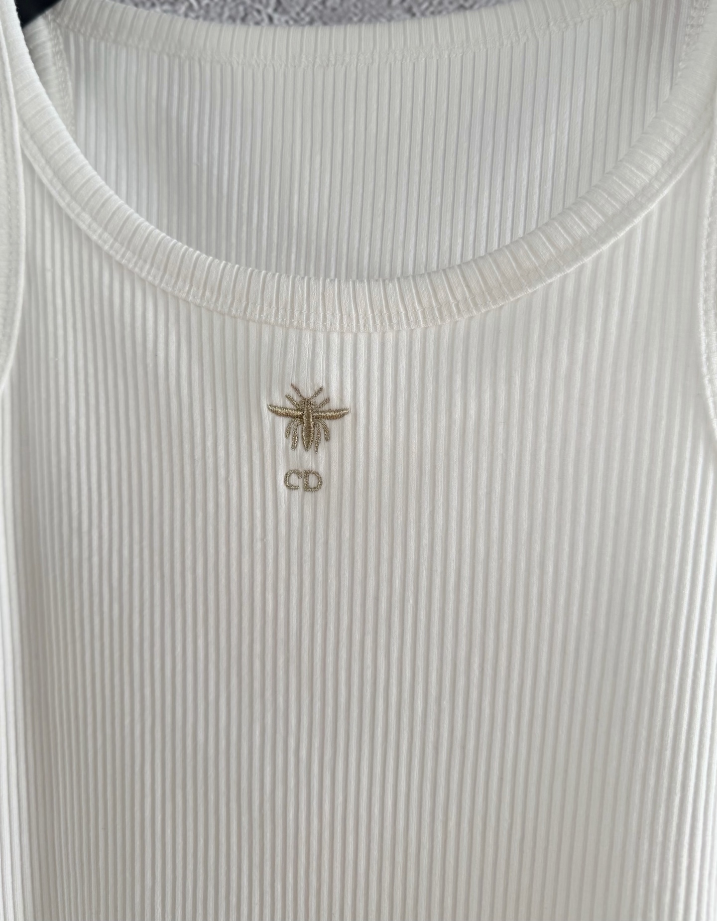 现货‼️‼️🛒款号10250/金色蜜蜂背心✨巨巨巨巨，显瘦！采用进口螺纹棉质地，更有胫骨，不是软趴趴的廉