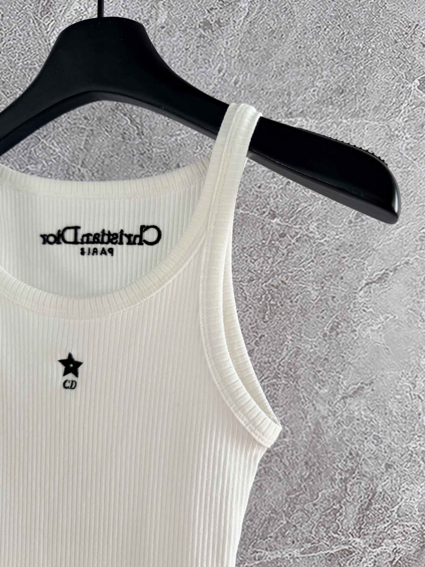 现货‼️‼️🛒款号4/幸运星背心✨巨巨巨巨，显瘦！采用进口螺纹棉质地，更有胫骨，不是软趴趴的廉价感的棉质